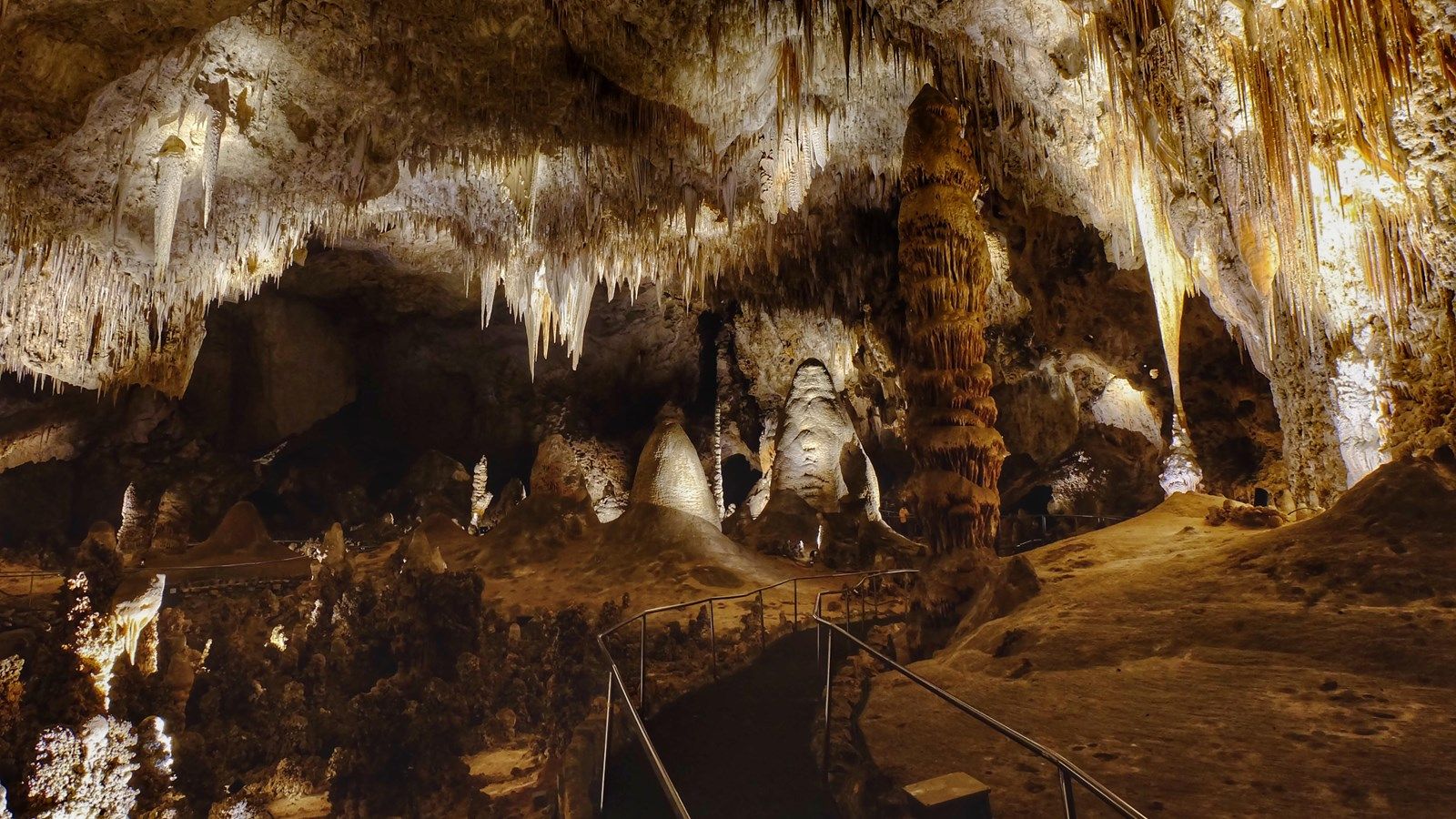 1600x900 Carlsbad Cavern (U.S. National Park Service)