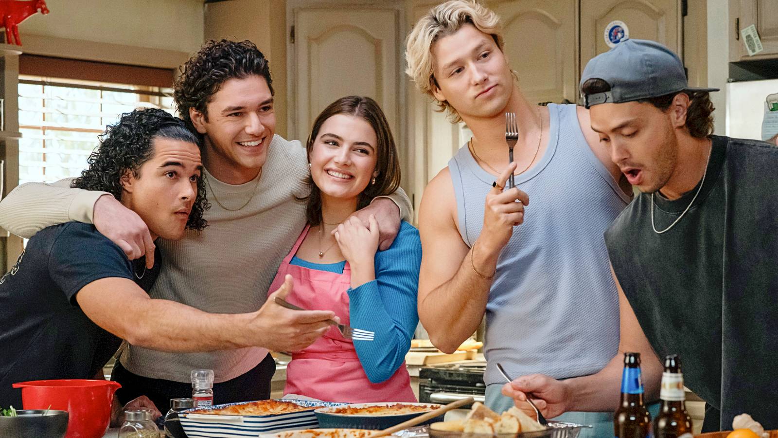 1600x900 Off Campus Officially Losing A Main Character Member Ahead Of Season 2