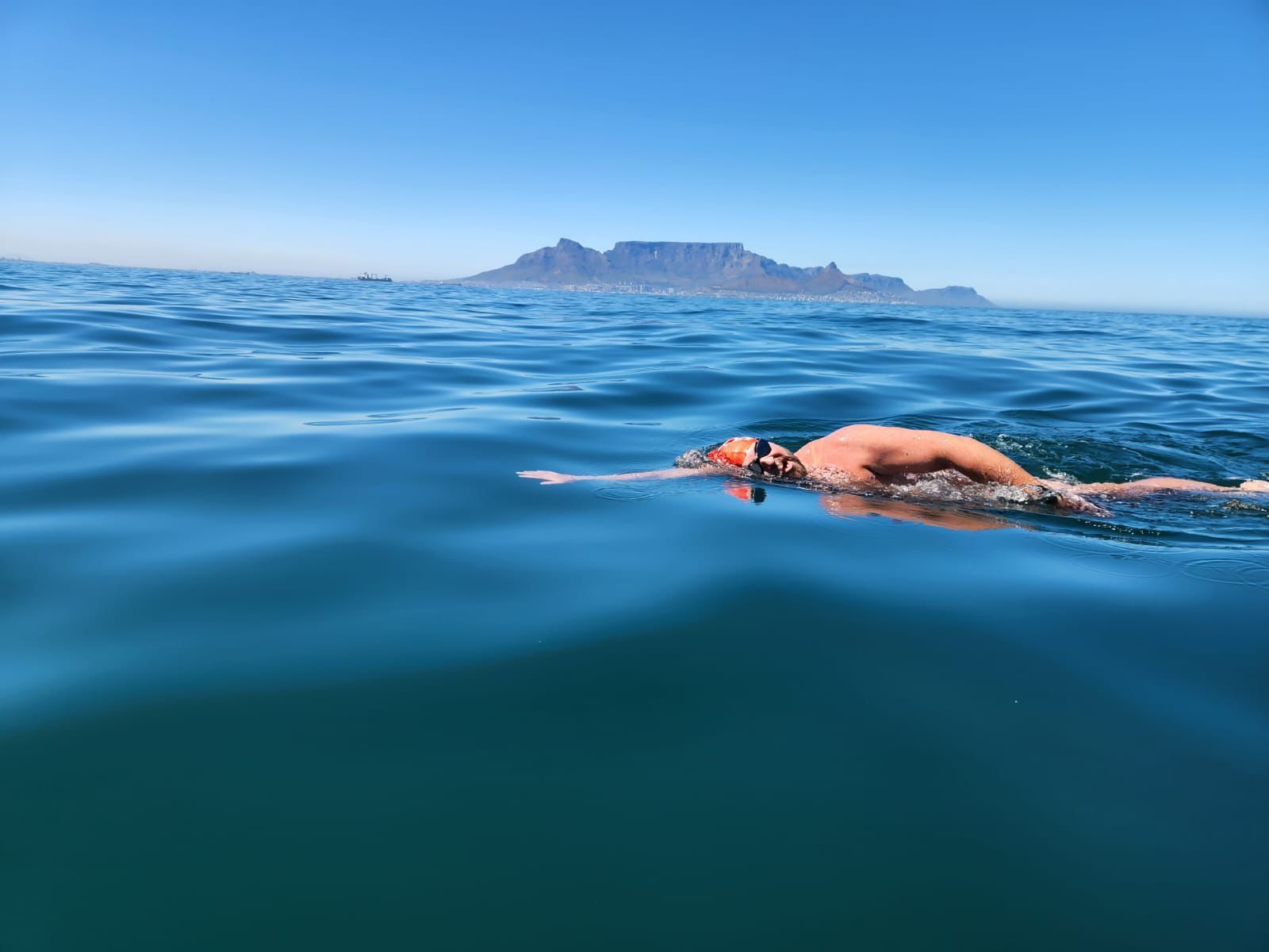 1600x1200 He raised more than R250 000 with a Freedom Swim 90.4FM
