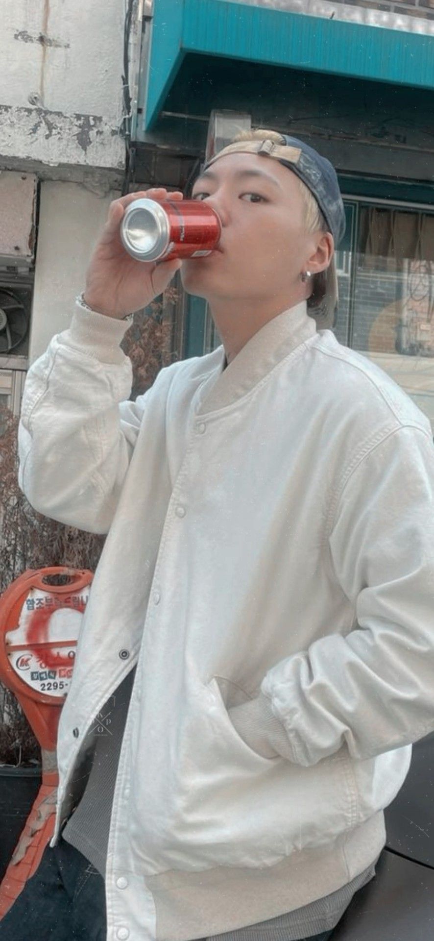 886x1920 Kpop Locks