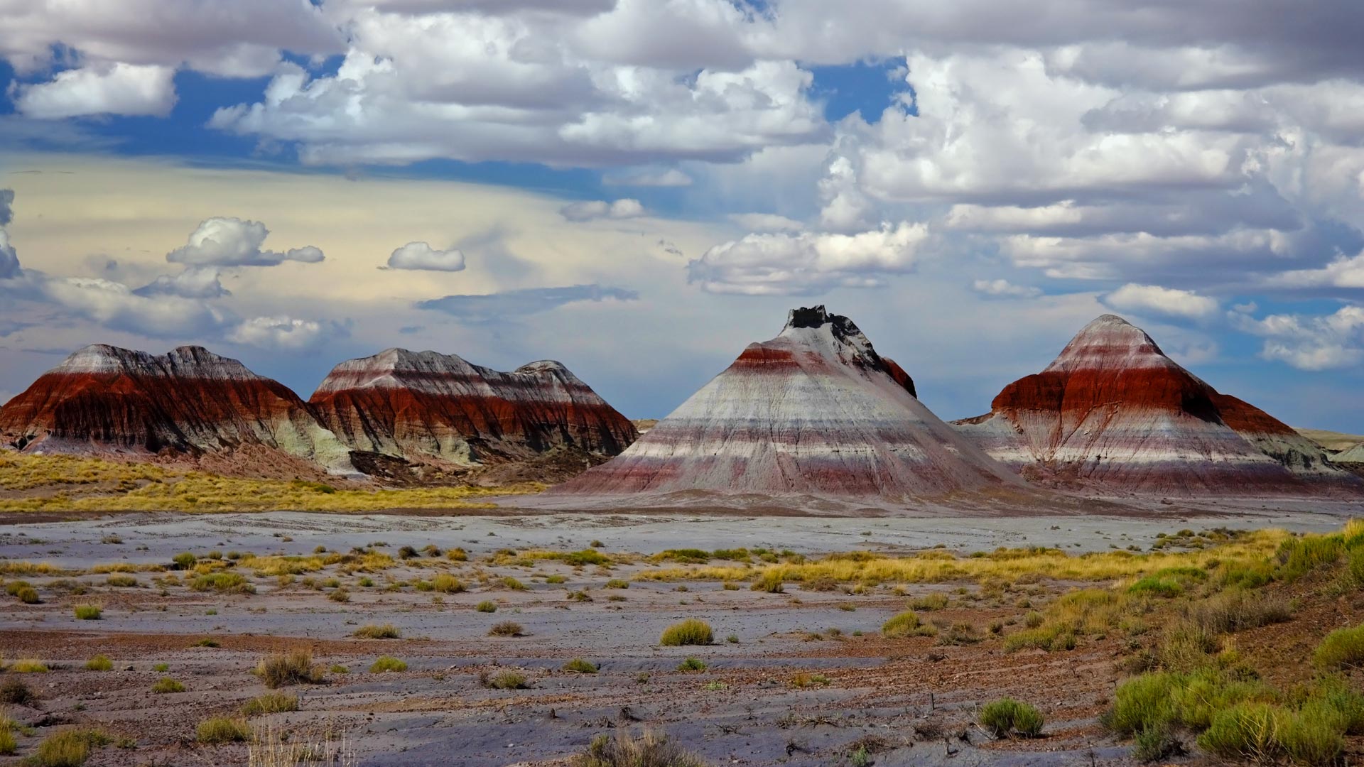 1920x1080 Mountains in the Painted Desert, Petrified Forest National Park, Arizona, USA. Windows Spotlight Image
