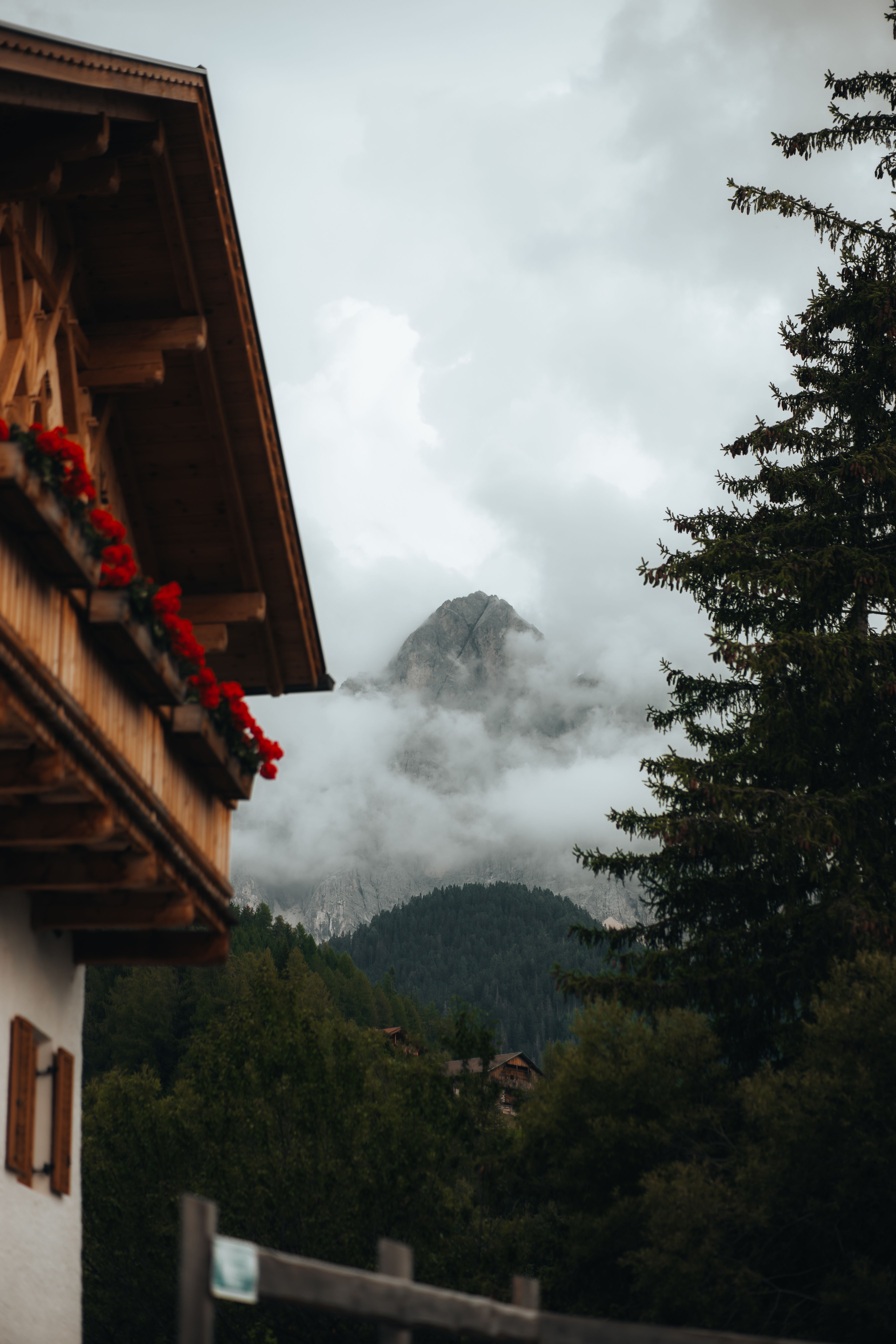 4480x6720 Rustic Cabin with Scenic Mountain View · Free