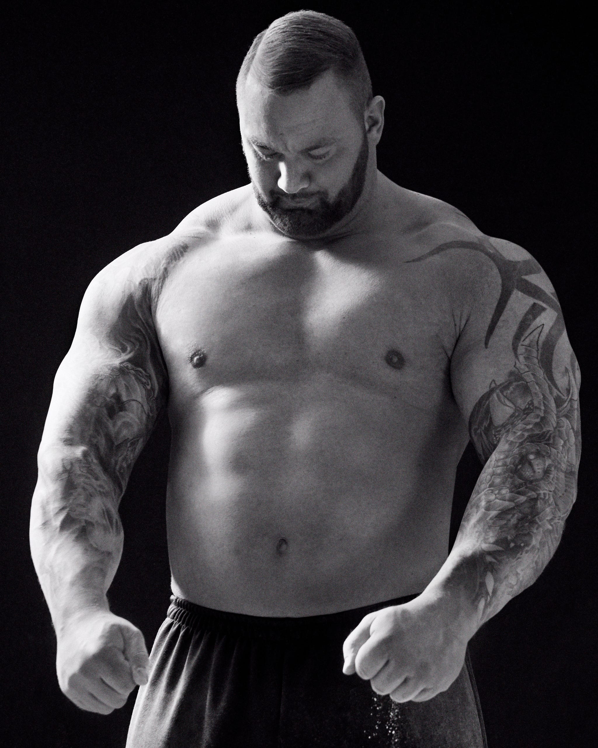 2048x2560 How to build muscle like The Mountain