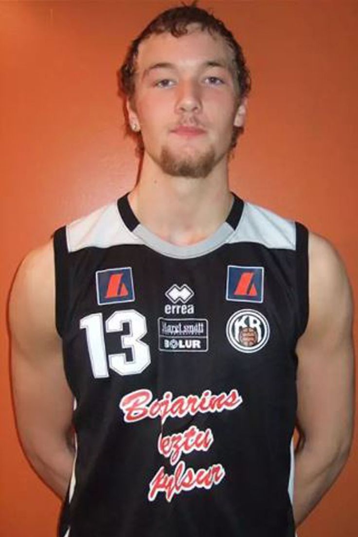 736x1104 Hafþór Júlíus Björnsson Young
