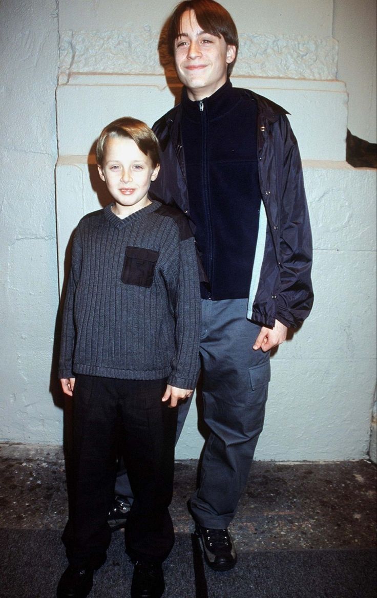 736x1168 kieran & rory culkin