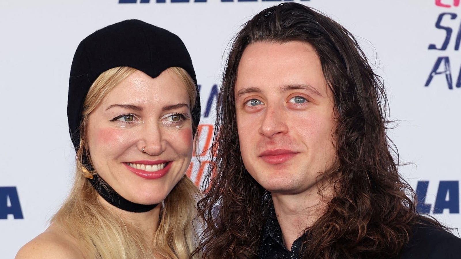 1600x900 Rory Culkin Welcomes First Child With Girlfriend Kate Arizmendi