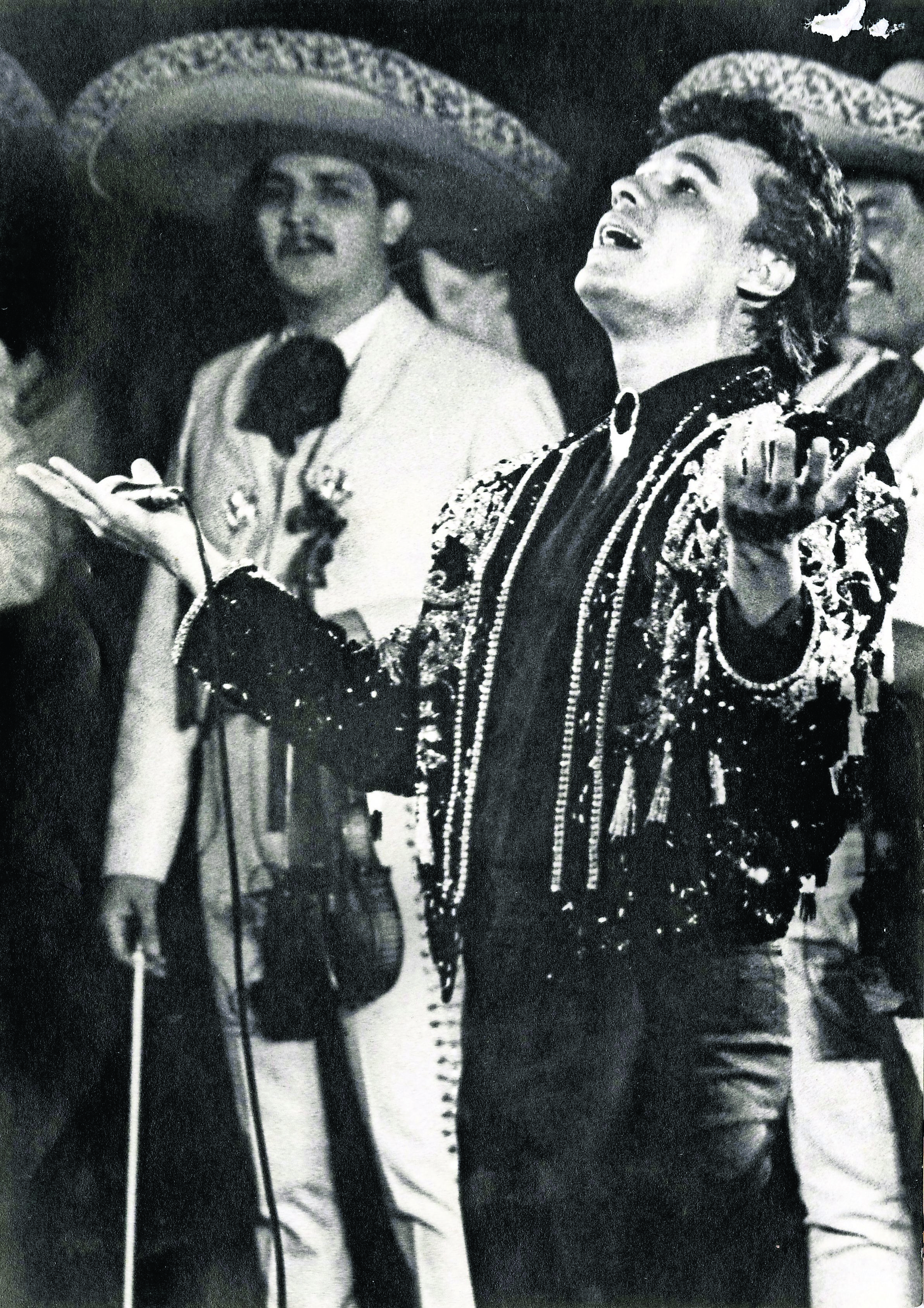 2384x3374 ideas de Juan gabriel. gabriel, fotos juan gabriel, juan gabriel bellas artes