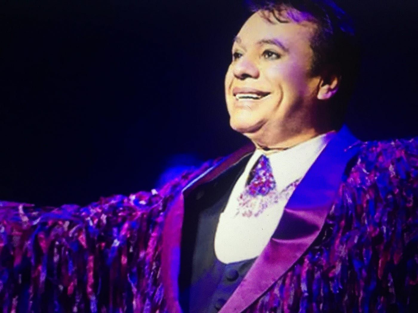 1400x1050 Juan Gabriel, our Mexican Prince. Juan Gabriel, the legendary Mexican.