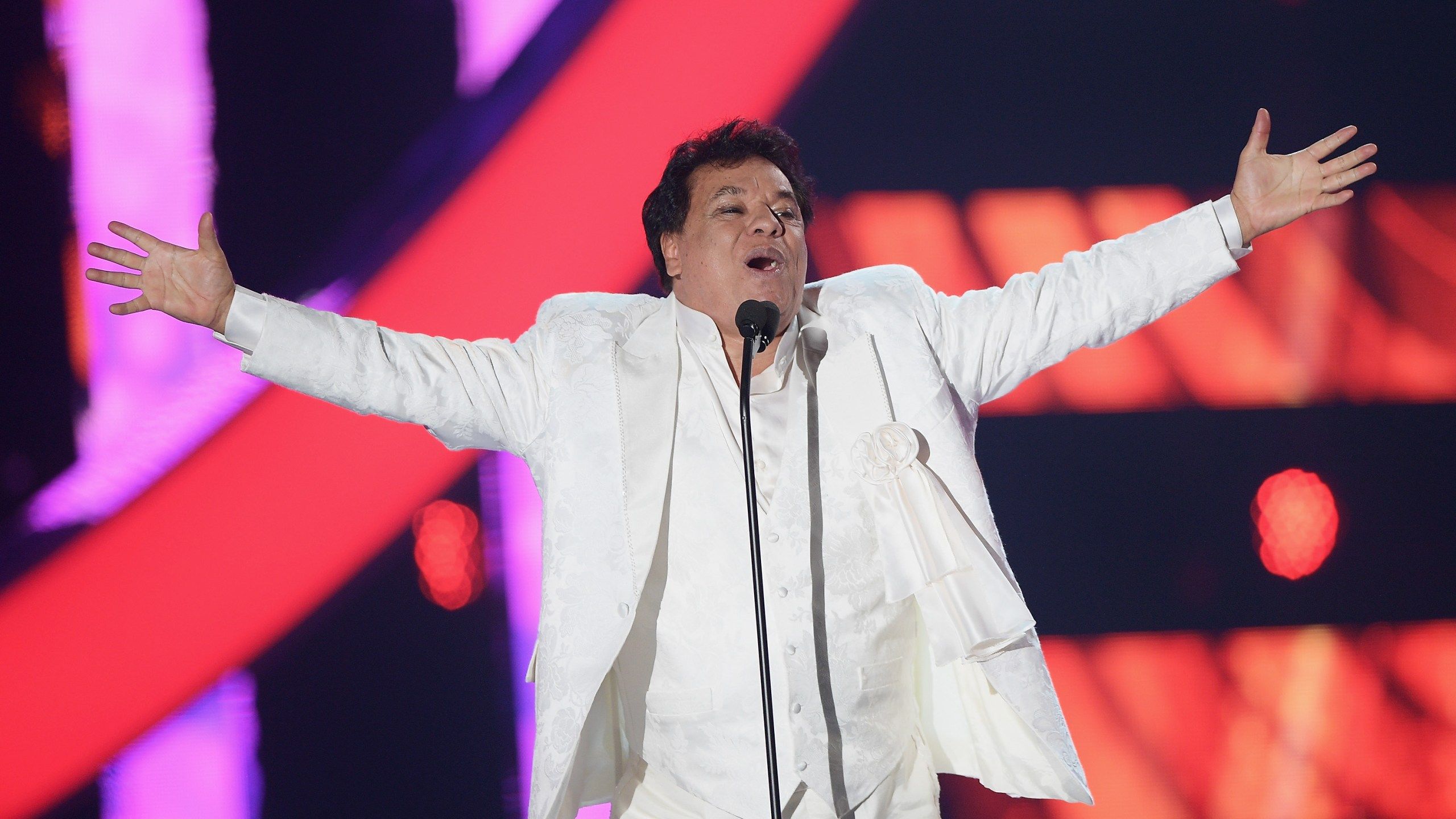 2560x1440 Netflix docuseries reveals Juan Gabriel's untold story