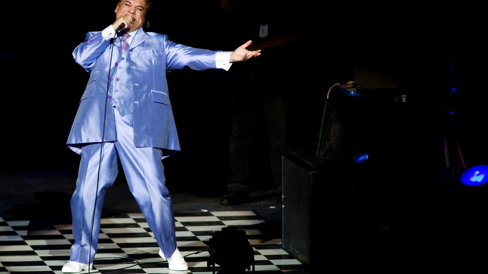 1600x900 Juan Gabriel, de las ganas de morirse a las ganas de bailar