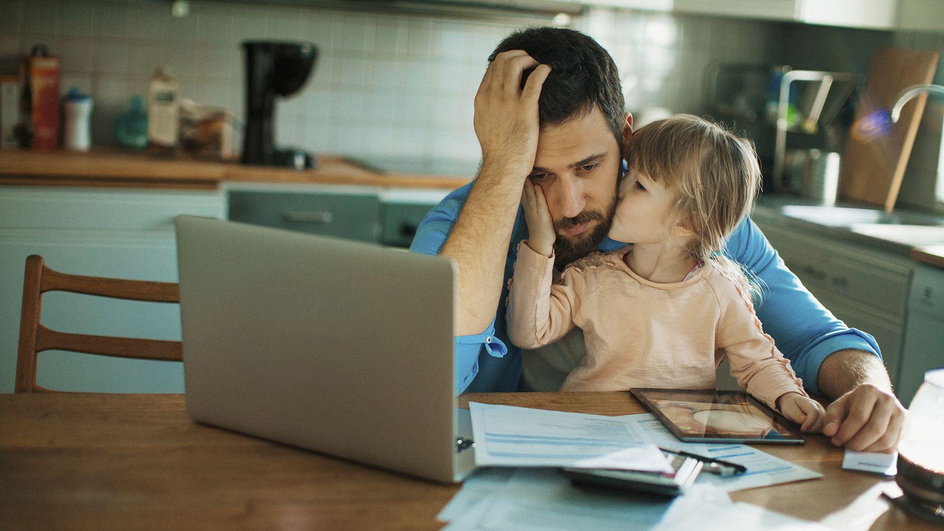 1920x1080 Father and daughter sitting in the kitchen Energy Alliance