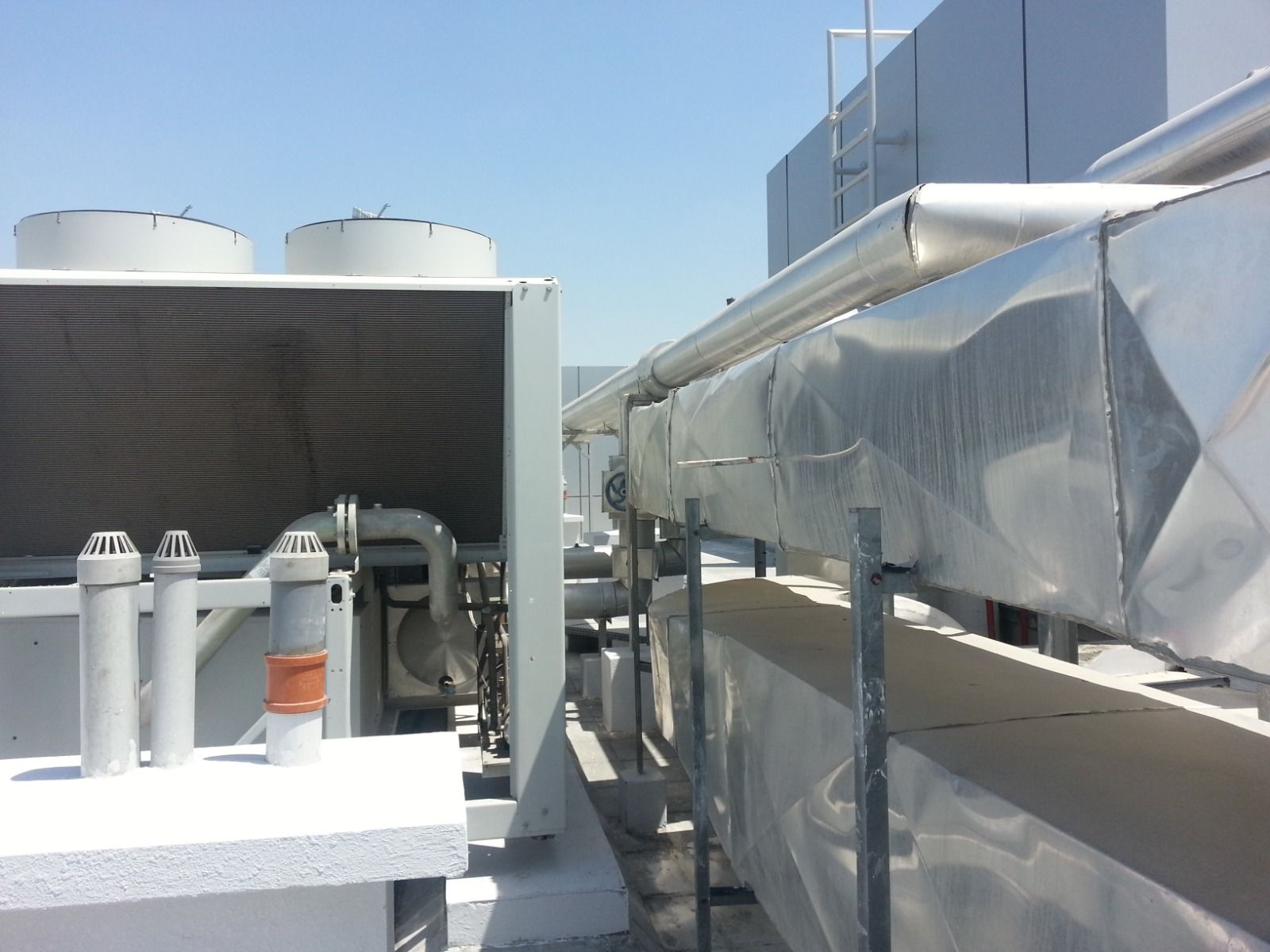 1600x1200 Chiller system work