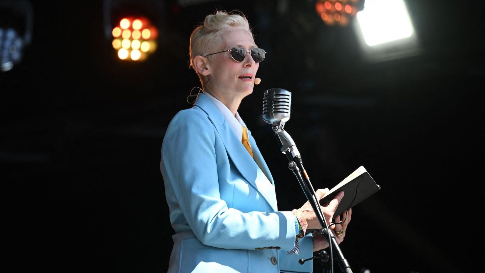 1600x900 Tilda Swinton Performs With Max Richter