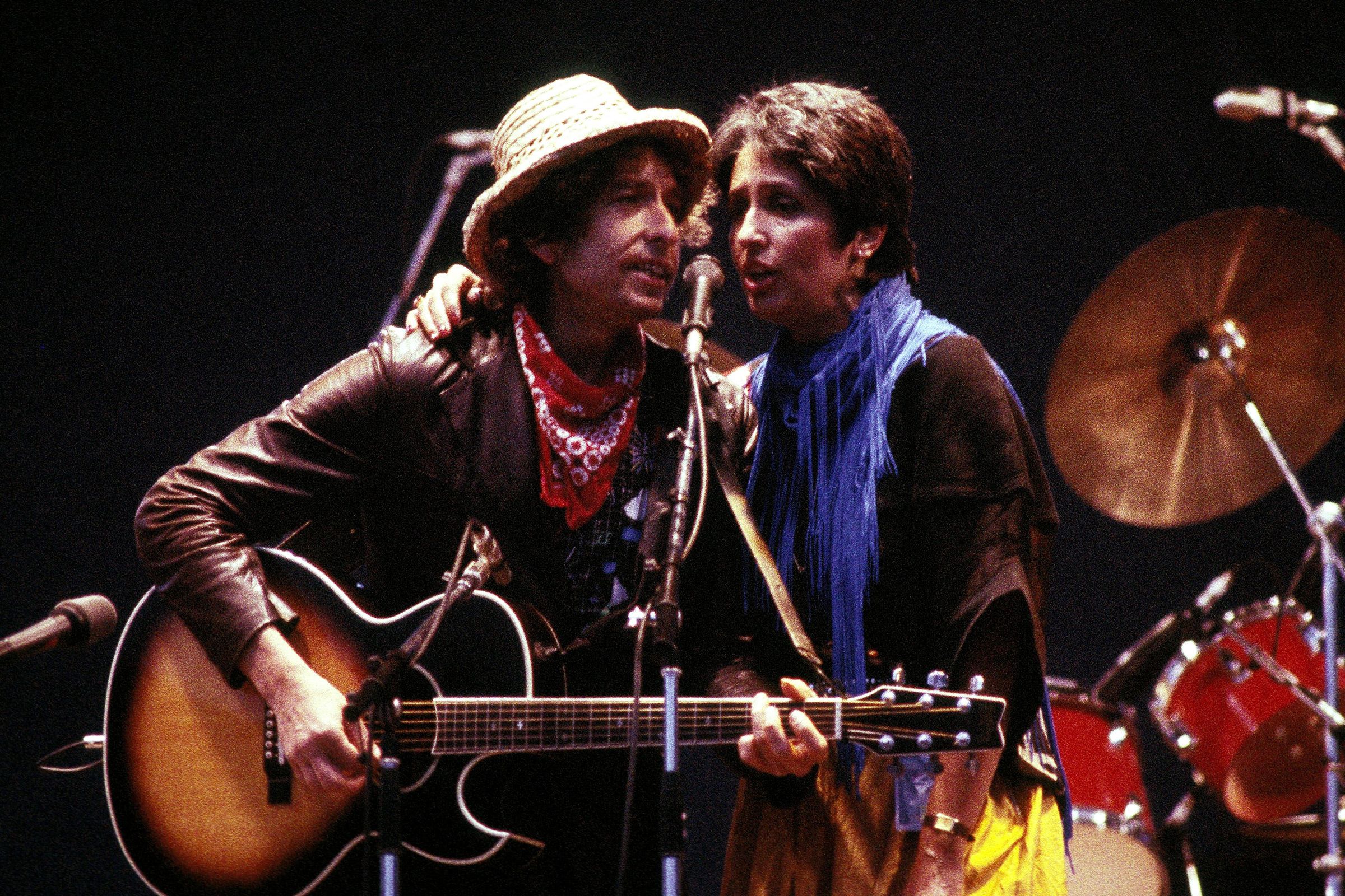 2400x1600 Bob Dylan and Joan Baez Duet for the Last Time: Watch