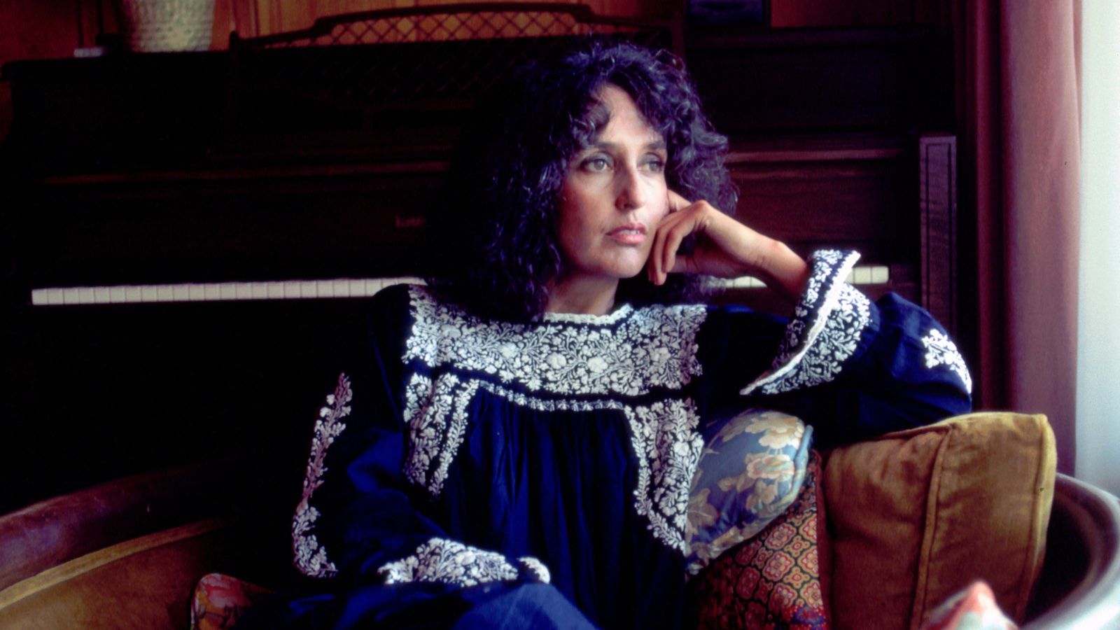 1600x900 Joan Baez's '80s Living Room Wall Was Ahead of This 2026 Trend. Homes and Gardens