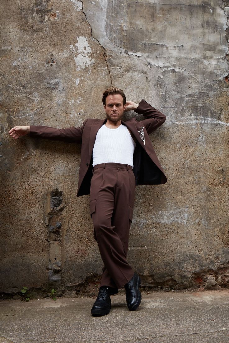 736x1104 Olly murs