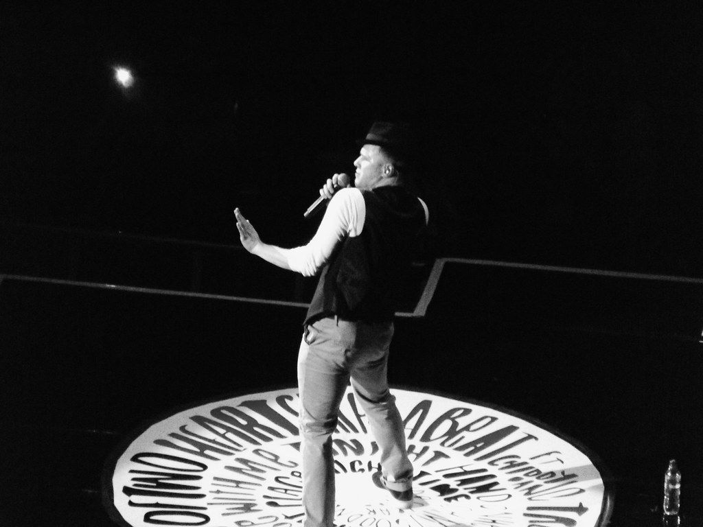 1024x768 DSCF5524. Olly Murs at the O2