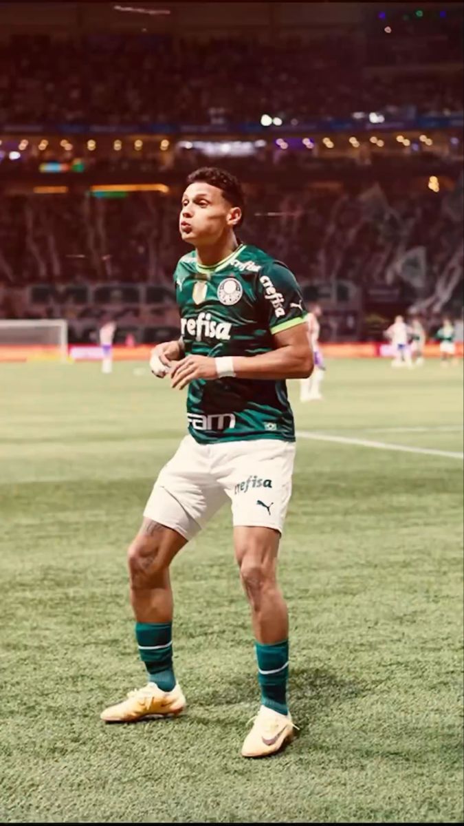 675x1200 Richard Rios Wallpaper