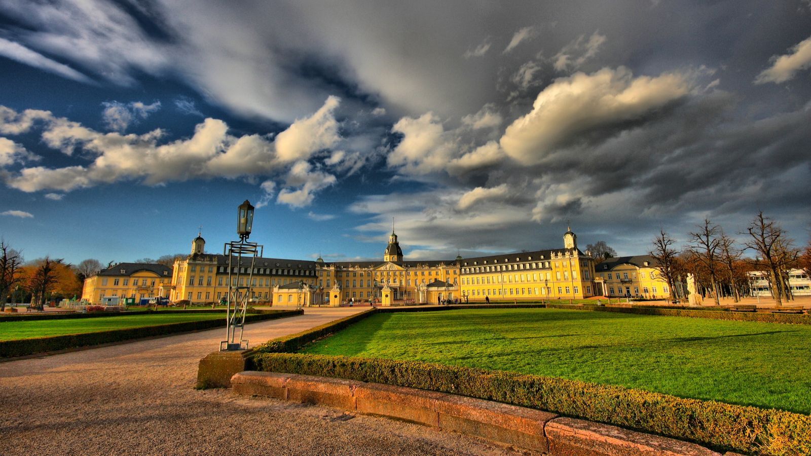 1600x900 Karlsruhe Palace Phone Wallpaper: Free 4K & HD Downloads