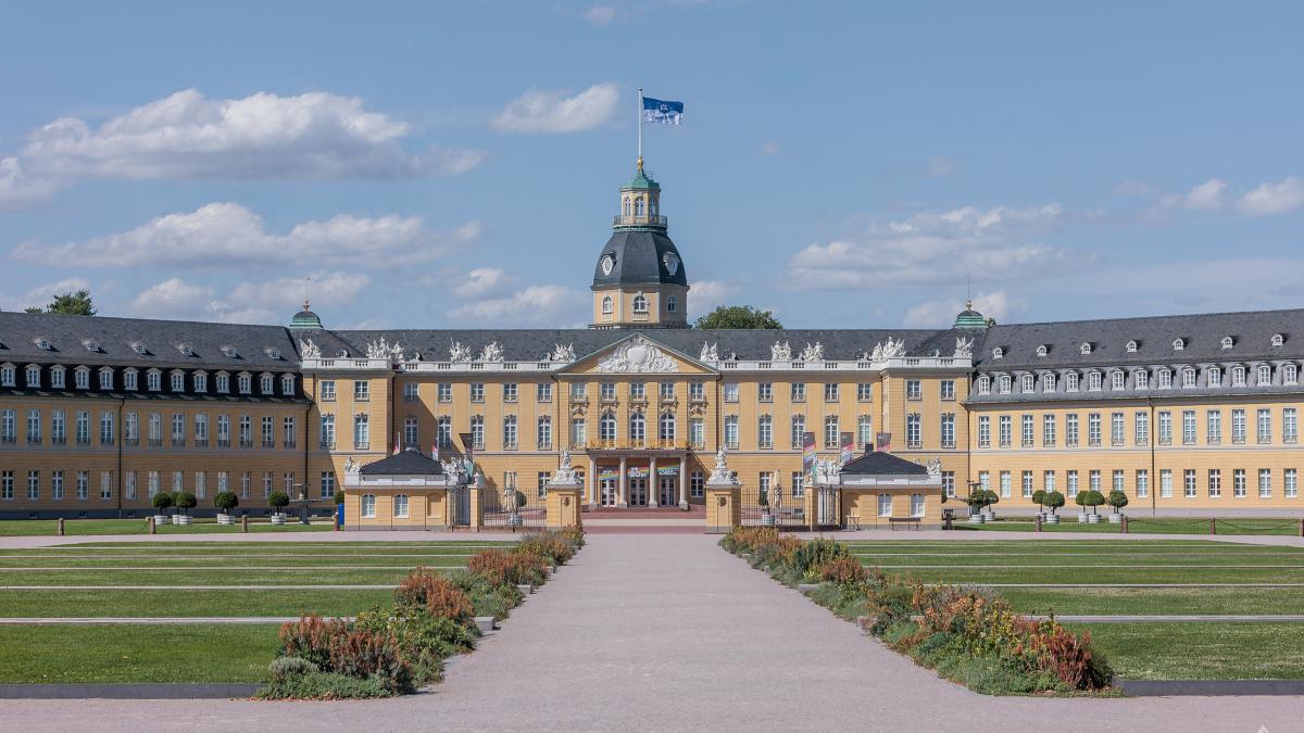 1200x675 Karlsruhe: KSC Fahne Auf Dem Schloss Karlsruhe: Hier Ist Euer Wallpaper!
