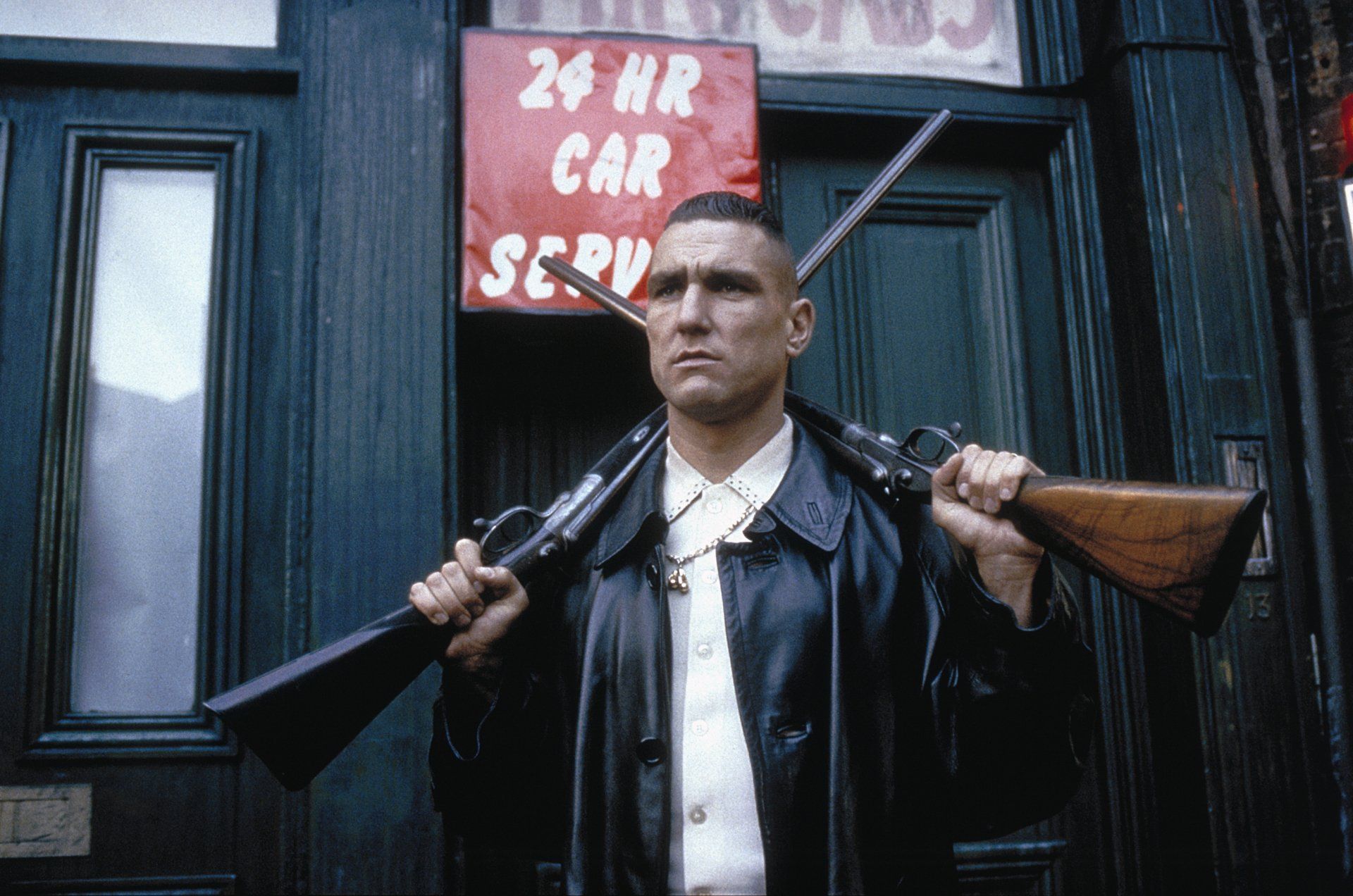 1920x1272 Vinnie Jones in Lock, Stock and Two Smoking Barrels