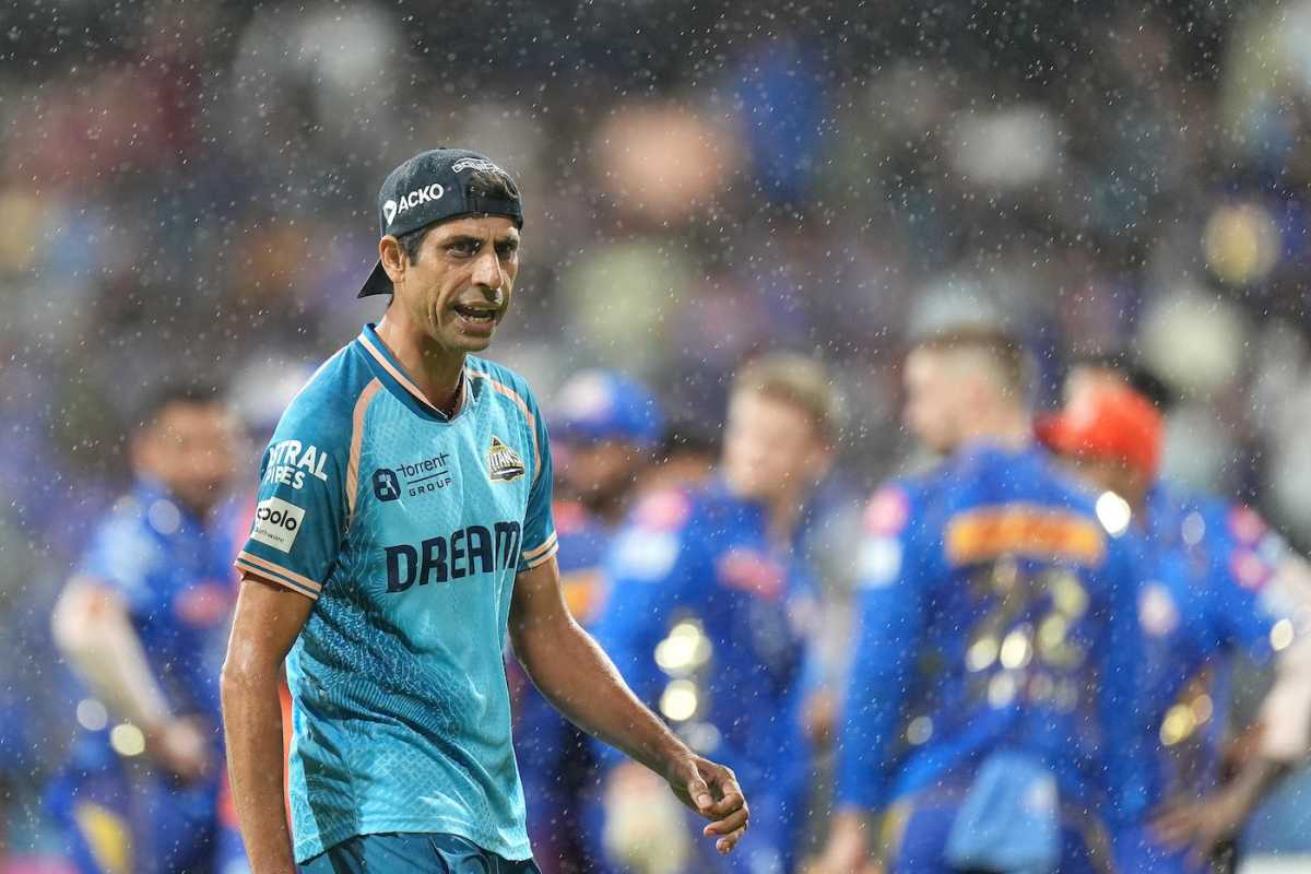 1200x800 Ashish Nehra Photo. Image Gallery and Match Picture