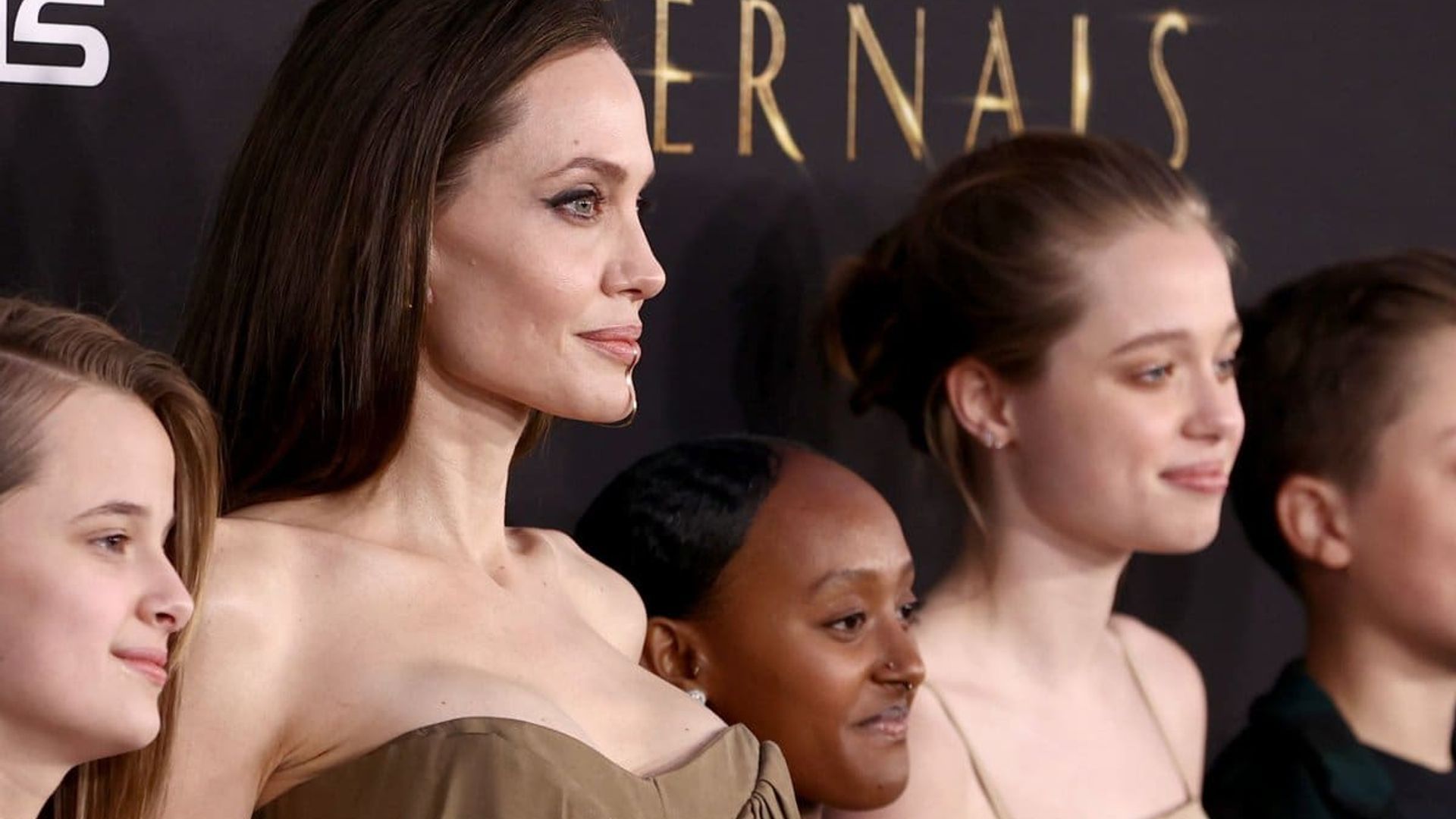 1920x1080 Shiloh Jolie Pitt Looks So Much Like Mom Angelina Jolie At 'Eternals' Premiere