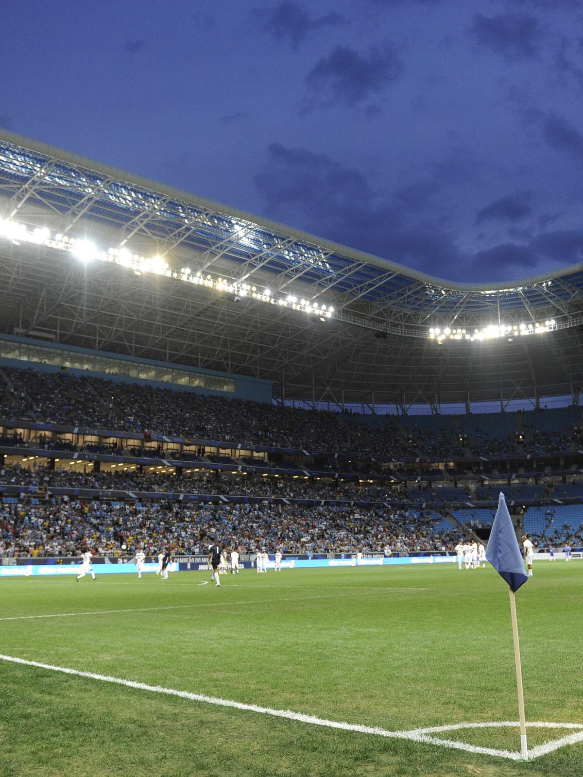 1200x1600 Por segurança, Grêmio veta pau de selfie em jogos na Arena