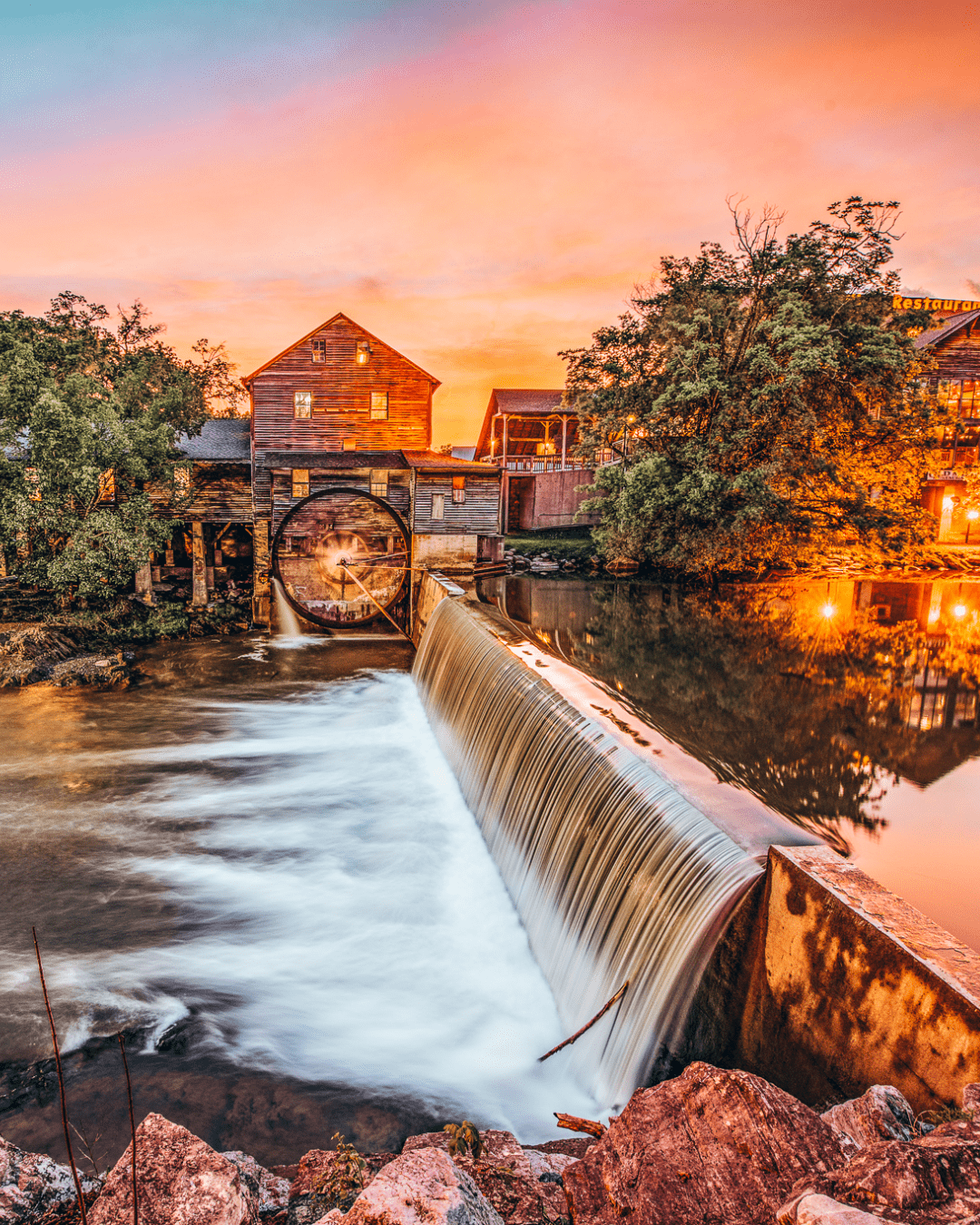 1080x1350 Pigeon Forge Wallpaper