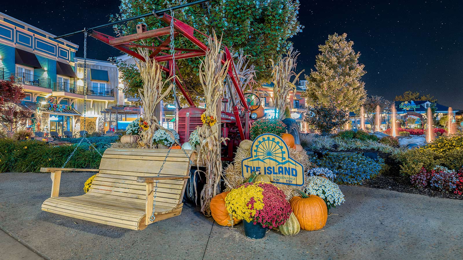 1600x900 Things to Do in Pigeon Forge This Fall. Mountain of Entertainment Theater