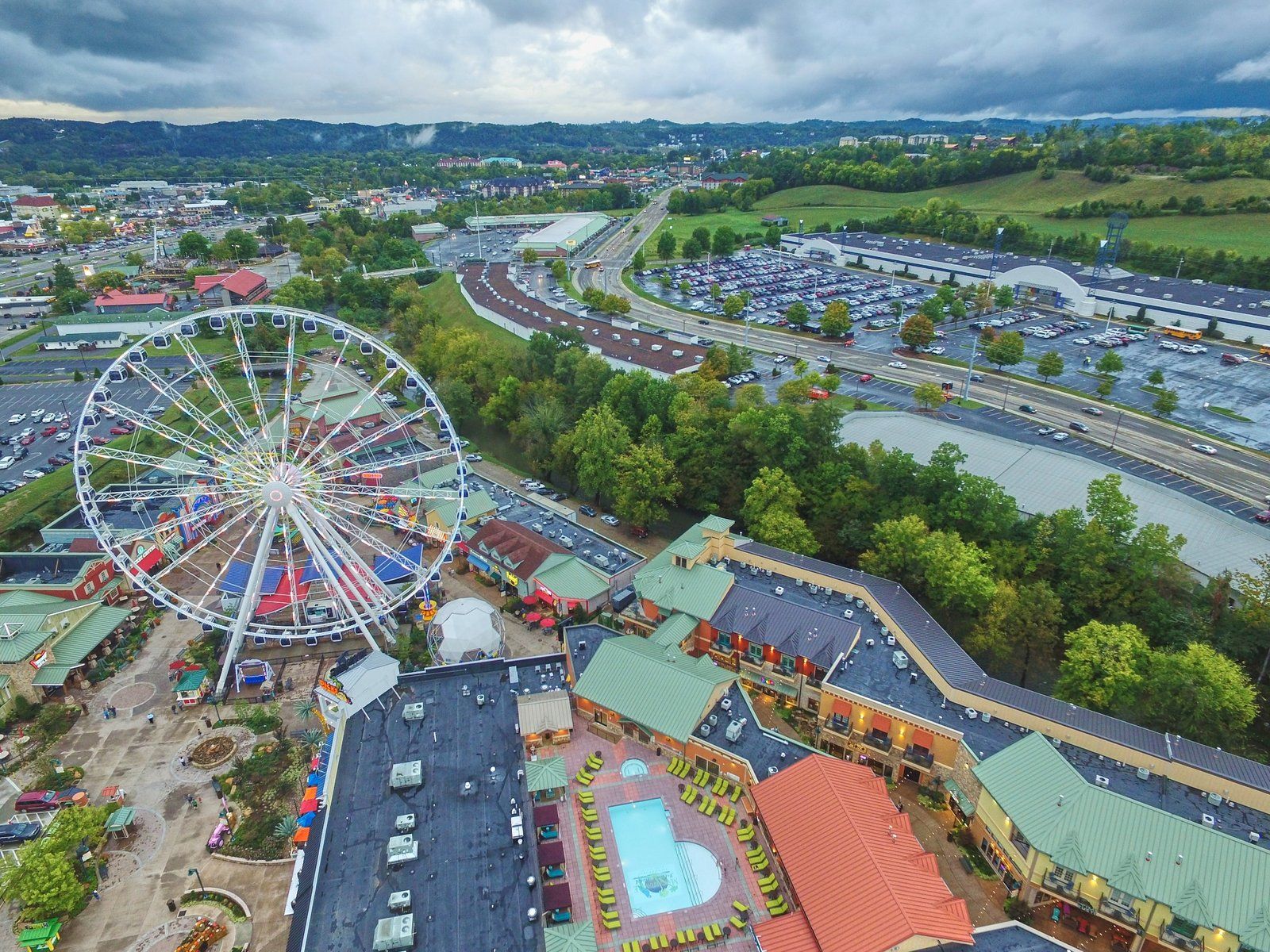 1600x1200 Vacation in Pigeon Forge