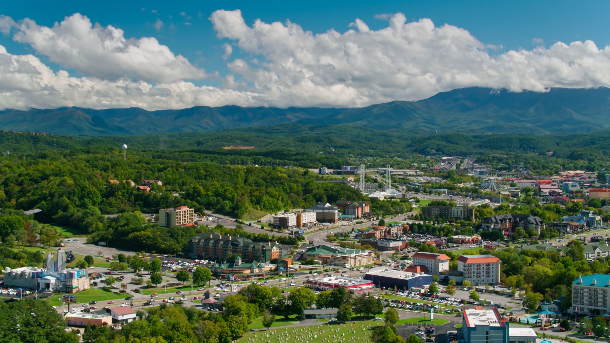 2048x1152 Pigeon Forge Hotel Packages. All Season Suites