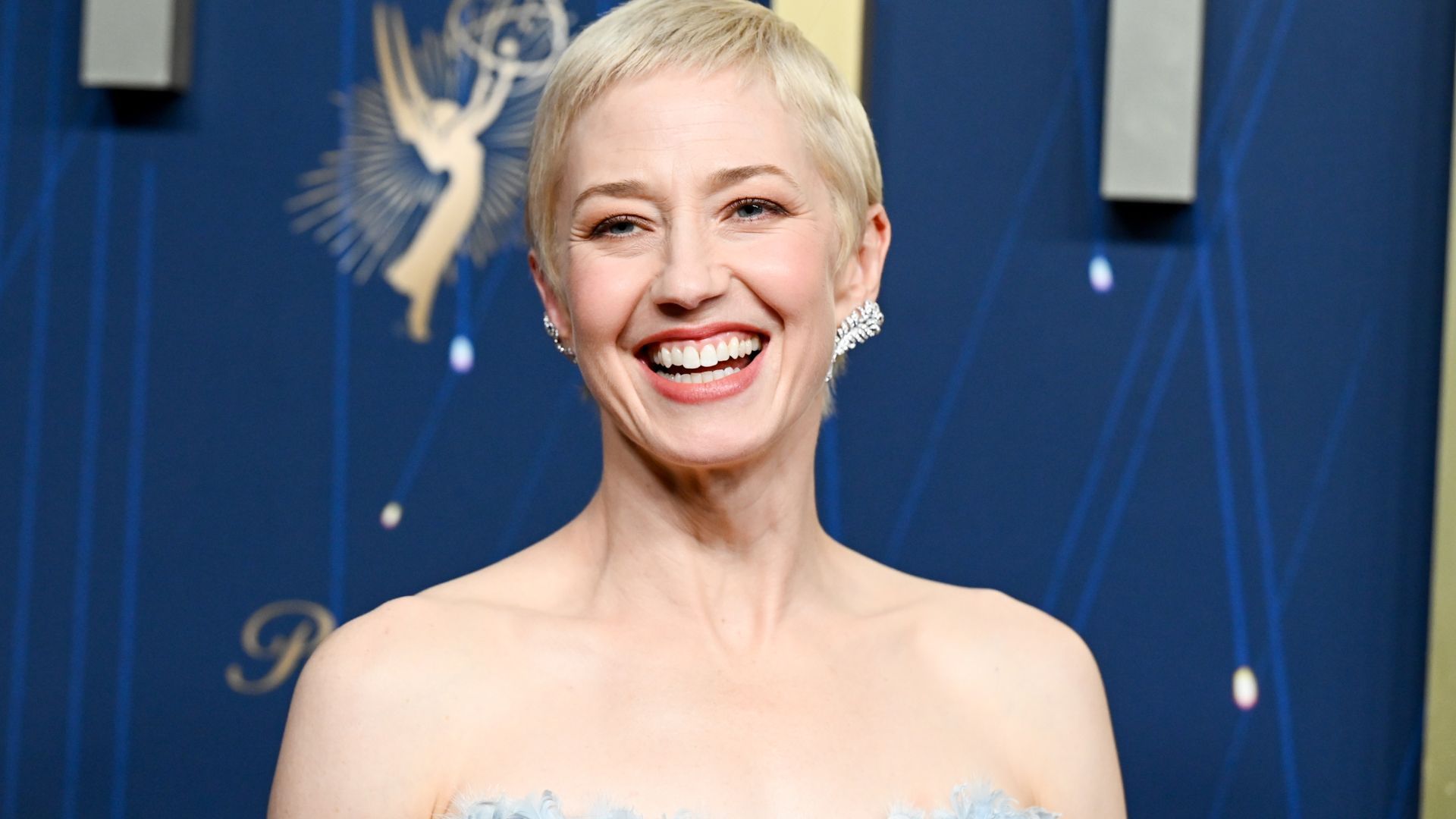 1920x1080 Carrie Coon debuted the chicest power pixie cut for autumn. Woman & Home