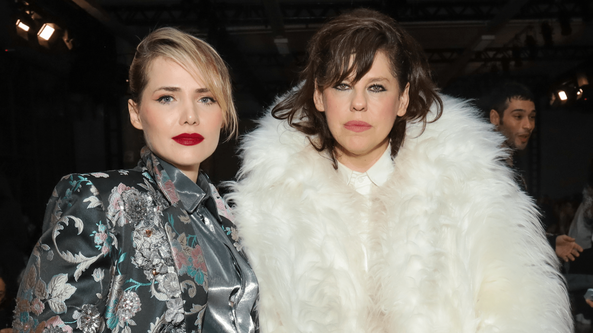 1920x1080 SPFW: Letícia Colin e Bárbara Paz dão dicas de moda e beleza no Tapete Vermelho