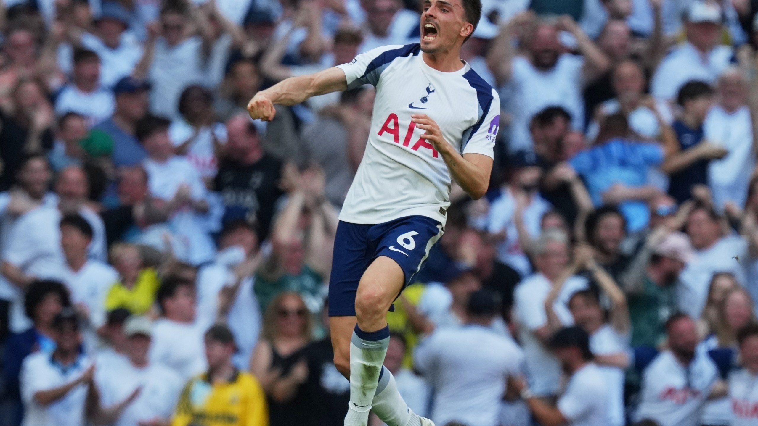 2560x1440 Premier League finale: West Ham relegated and Spurs stay up as Guardiola, Salah make emotional exits