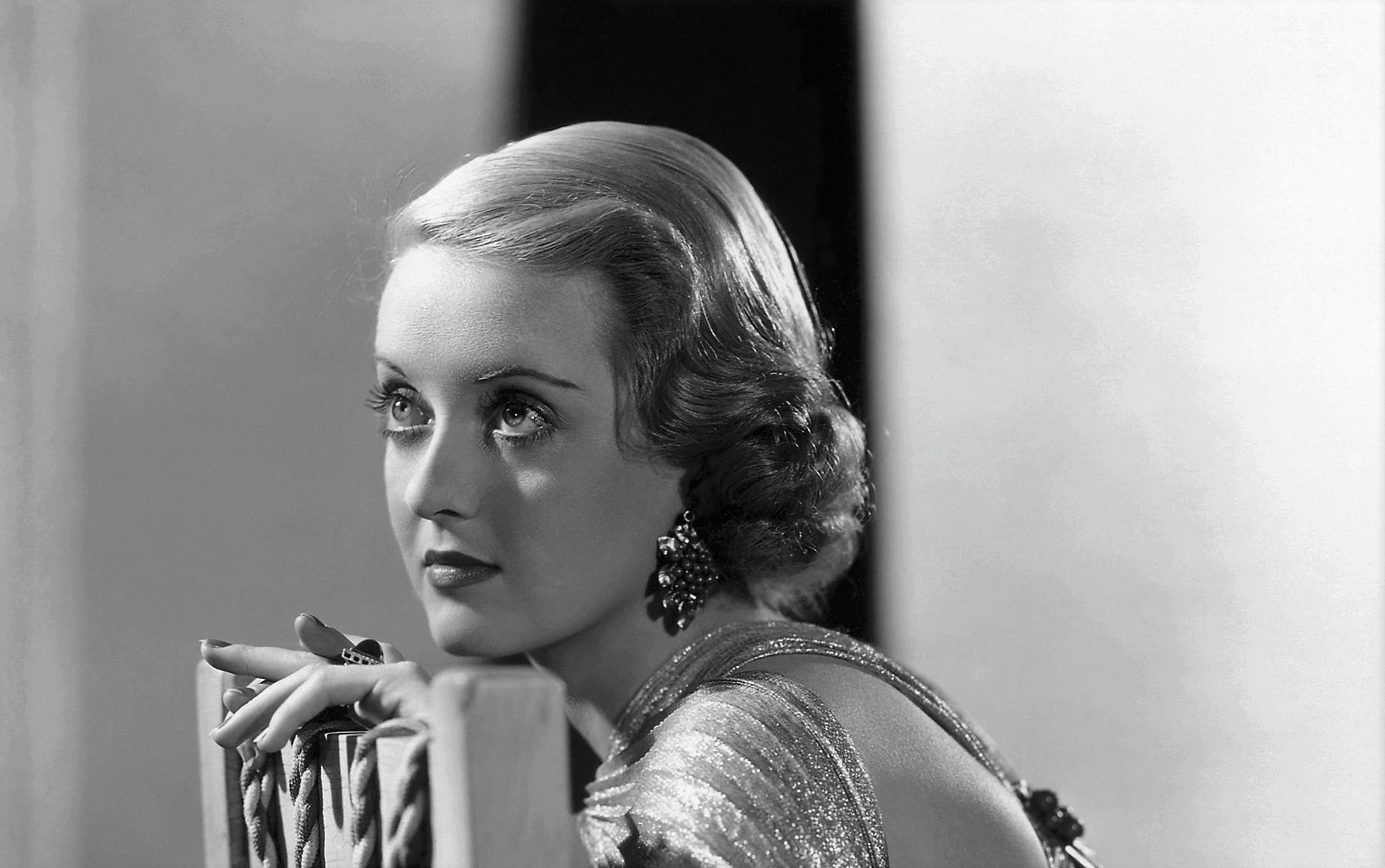 2168x1360 Bette Davis Phone Wallpaper: Free 4K & HD Downloads