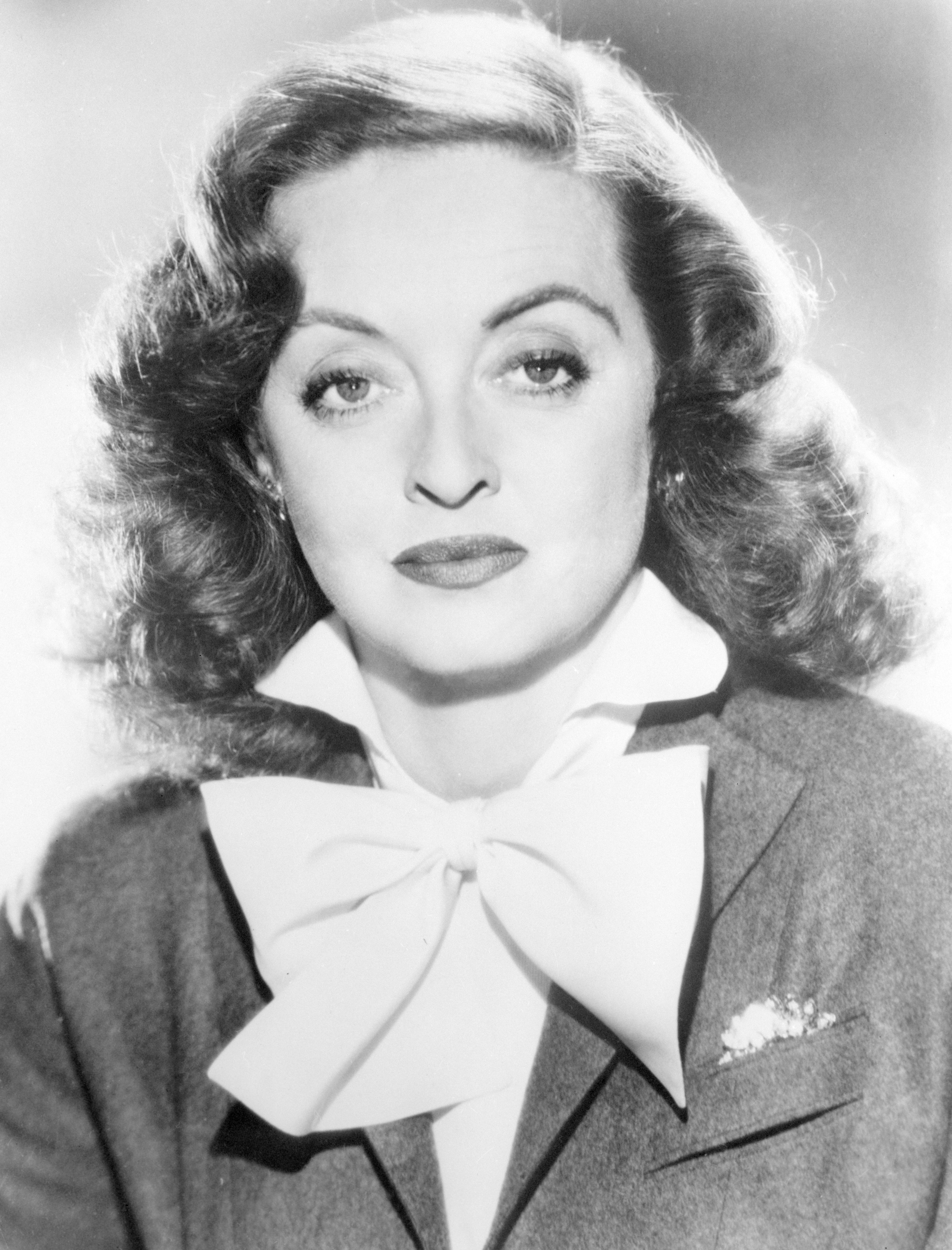 3300x4332 Bette Davis