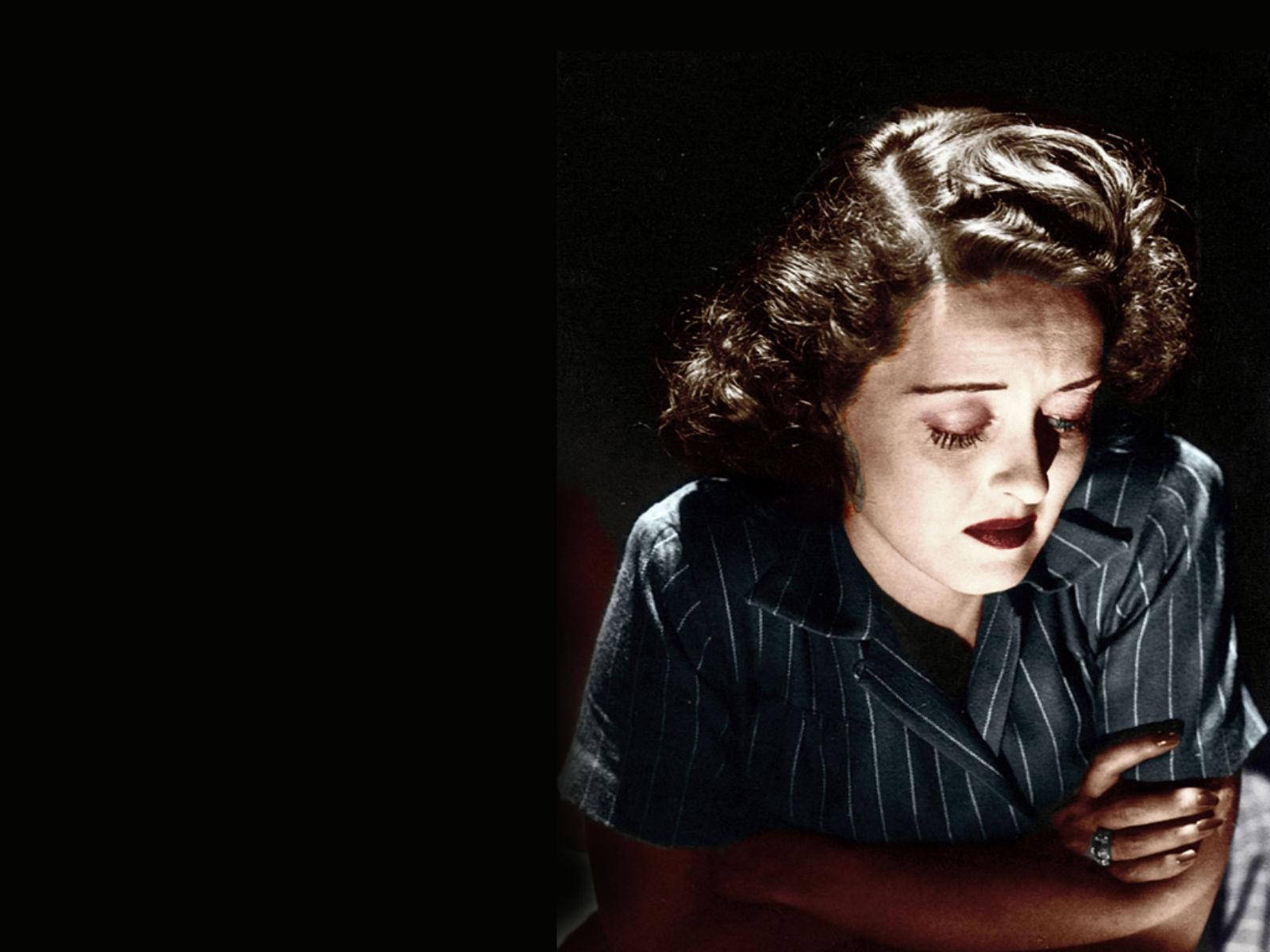 1600x1200 Bette Davis With Sad Face Wallpaper