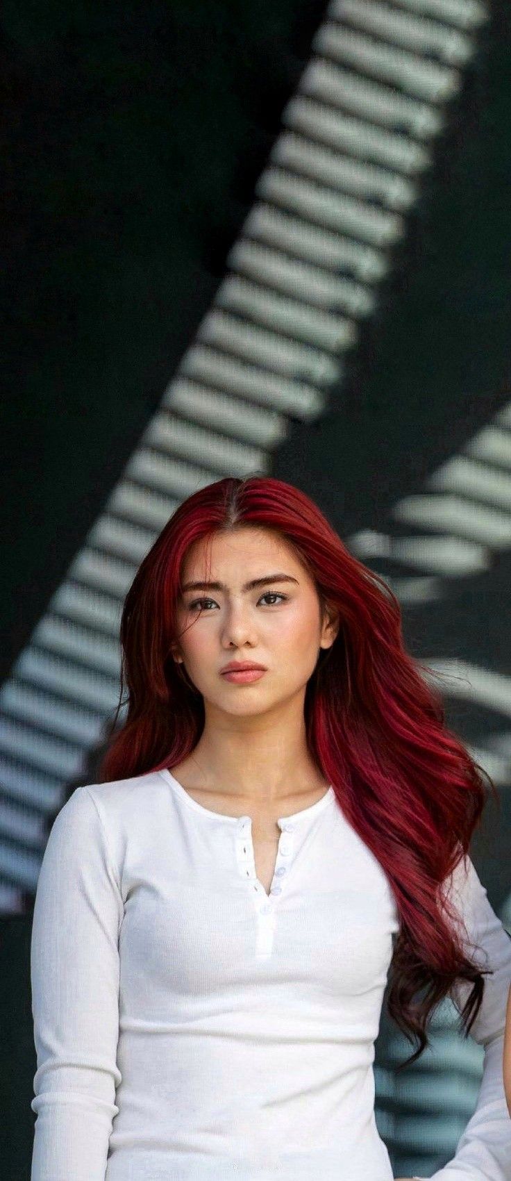 736x1700 Mikha lim wallpaper lockscreen. Bini mikha wallpaper, Burgundy hair, Mikha red hair