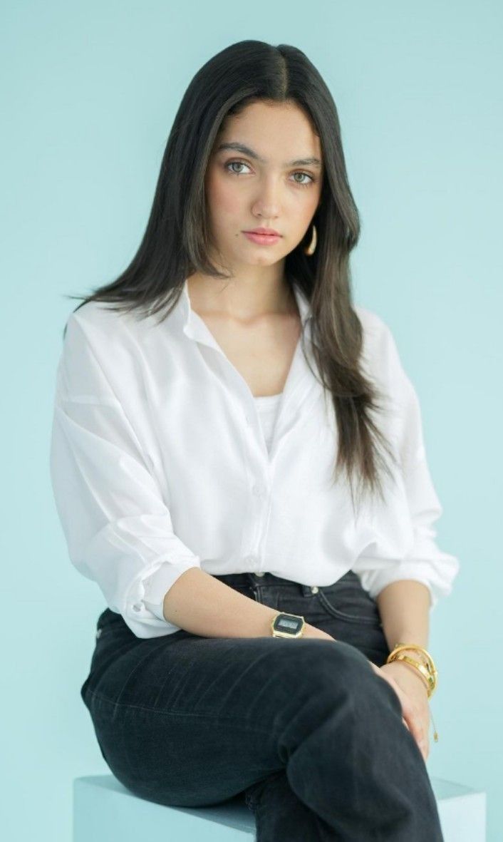 706x1181 aina asif