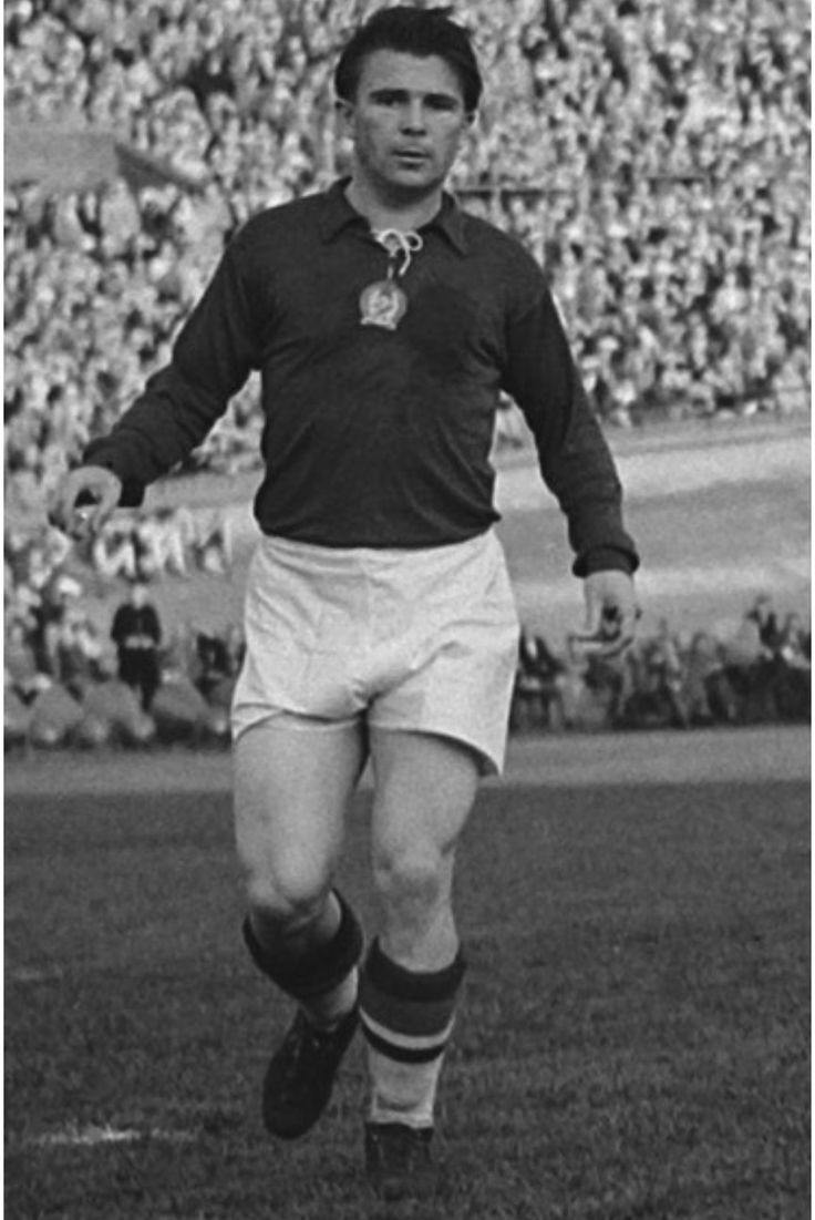 736x1101 Calcio. Ferenc puskás, International football, Football