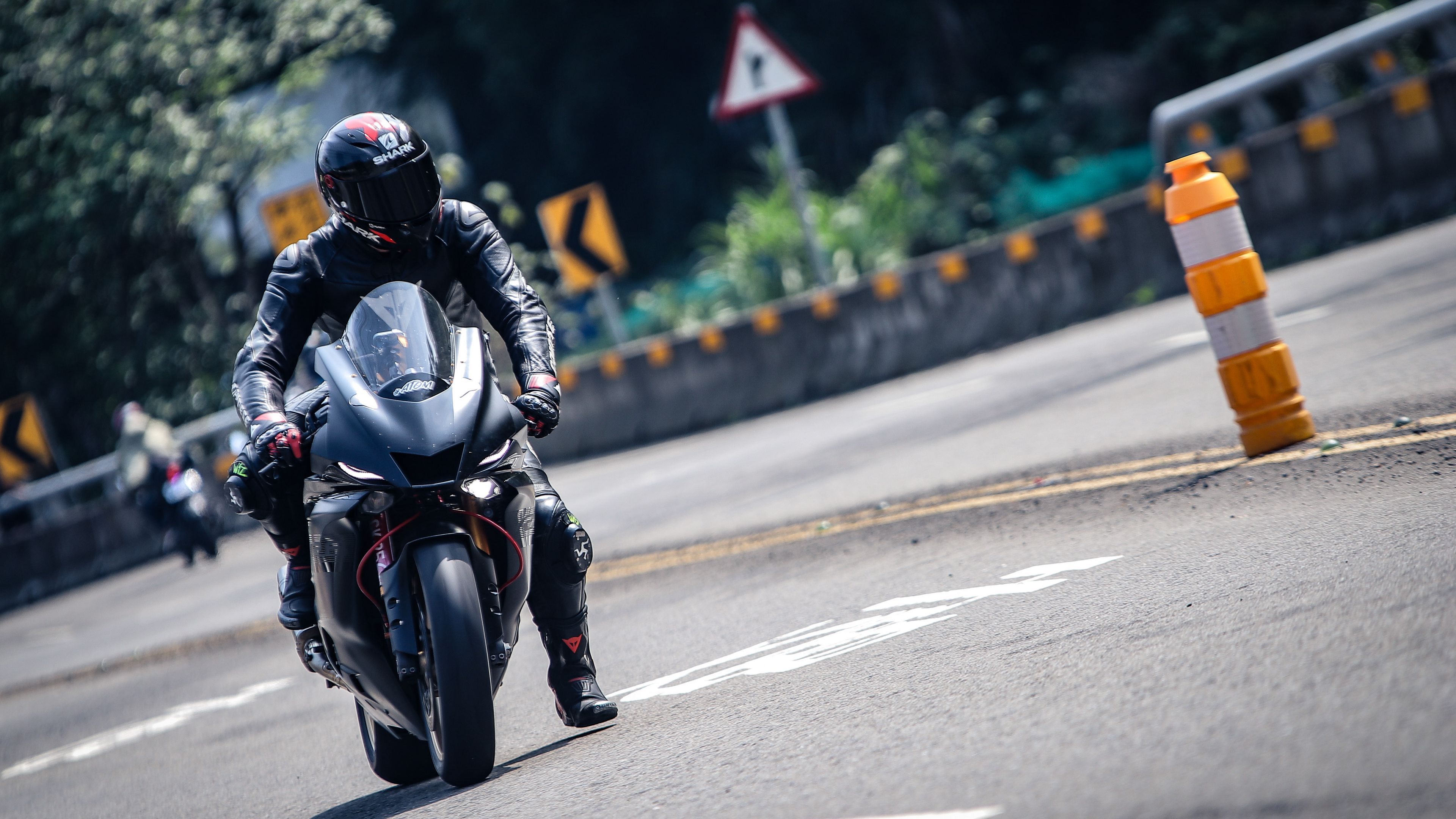 3840x2160 Download Wallpaper 3840x2160 Yamaha Yzf R Yamaha, Motorcycle, Motorcyclist, Bike, Biker, Black 4k Uhd 16:9 HD Background