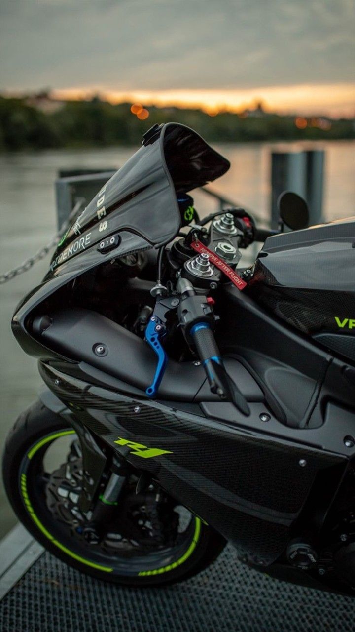 720x1280 Yamaha R1 HD wallpaper
