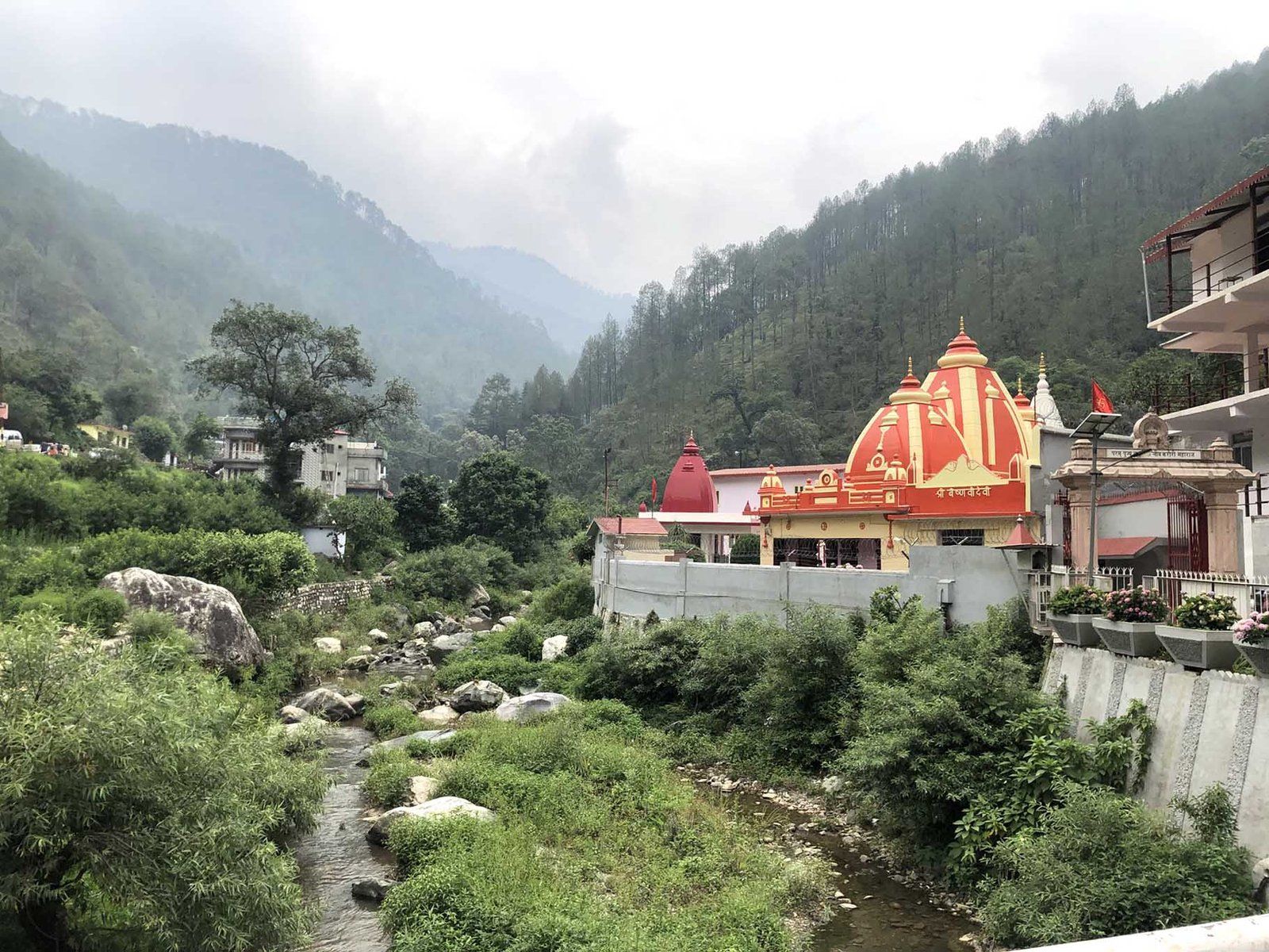1600x1200 Kainchi Dham