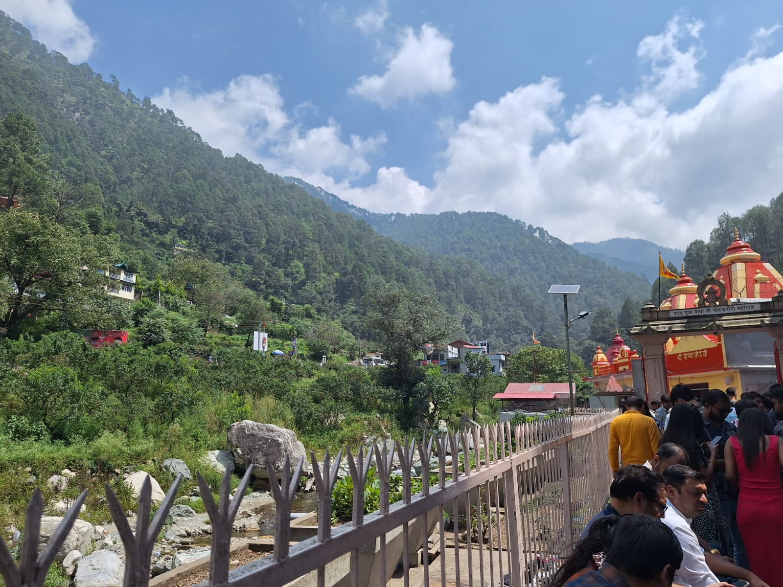 1600x1200 kainchi Dham and Nainital
