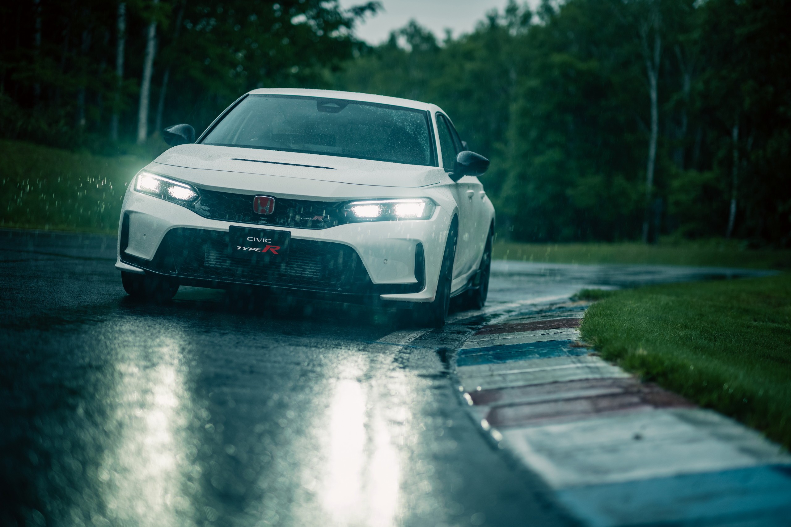 2560x1707 Honda Civic Type R Starting Price Revealed, Costs $000 More Than Before