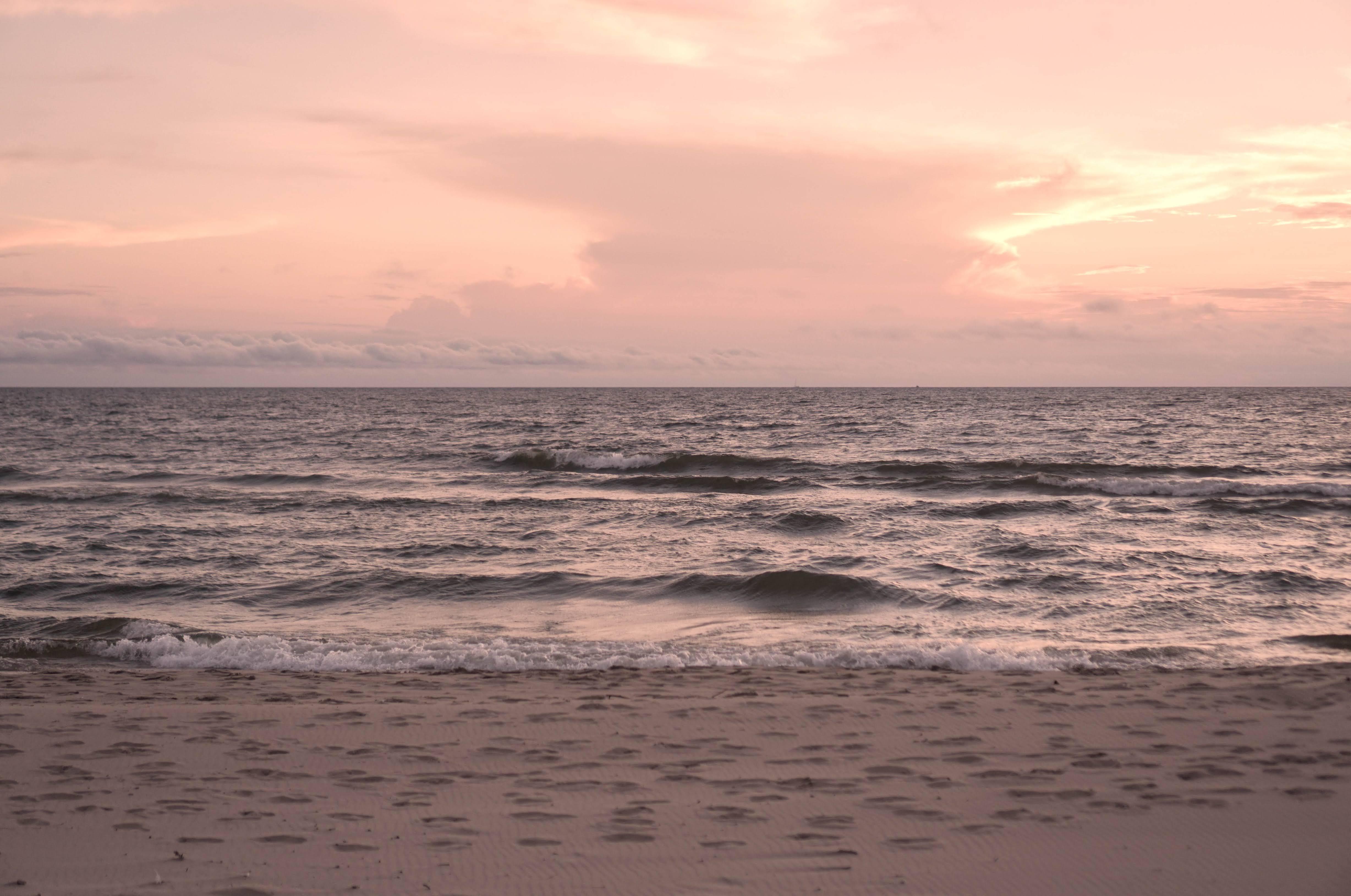 4911x3258 Nothing beats a late summer evening on Lake Michigan