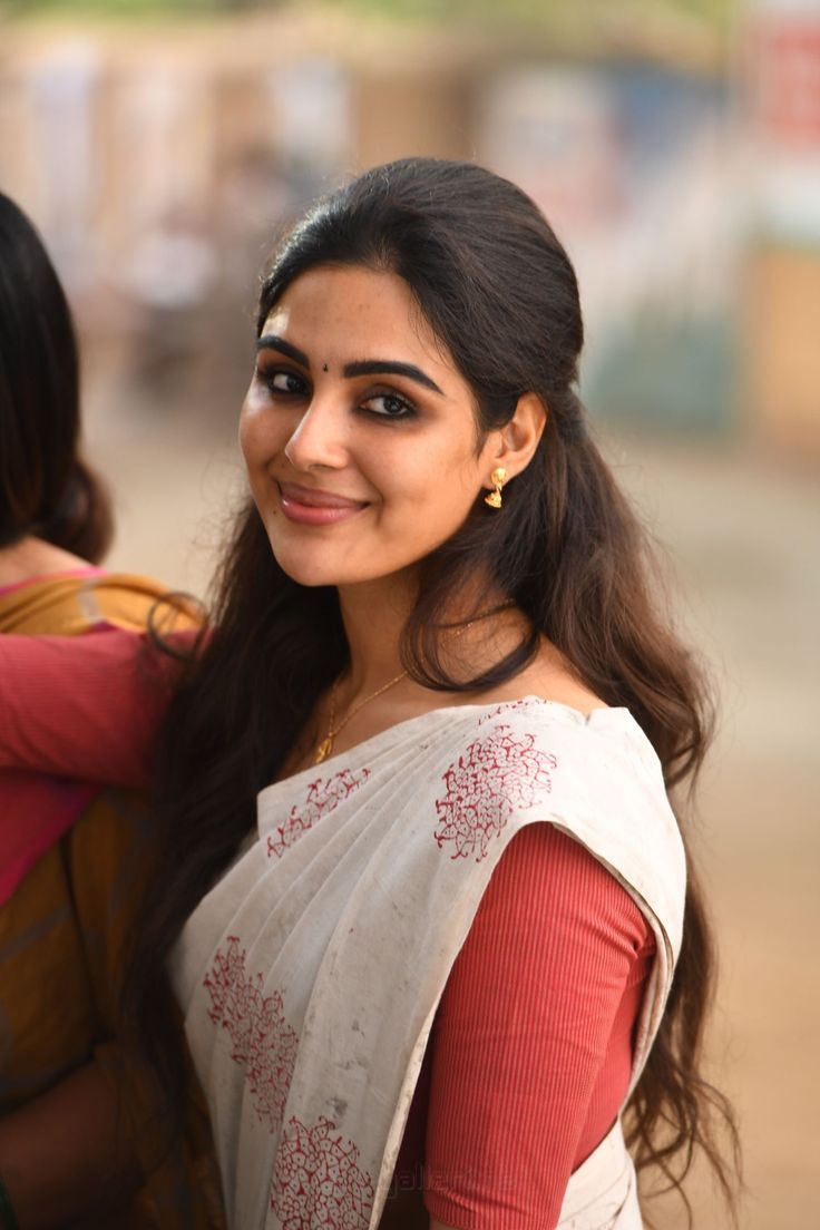 736x1104 Samyuktha Menon