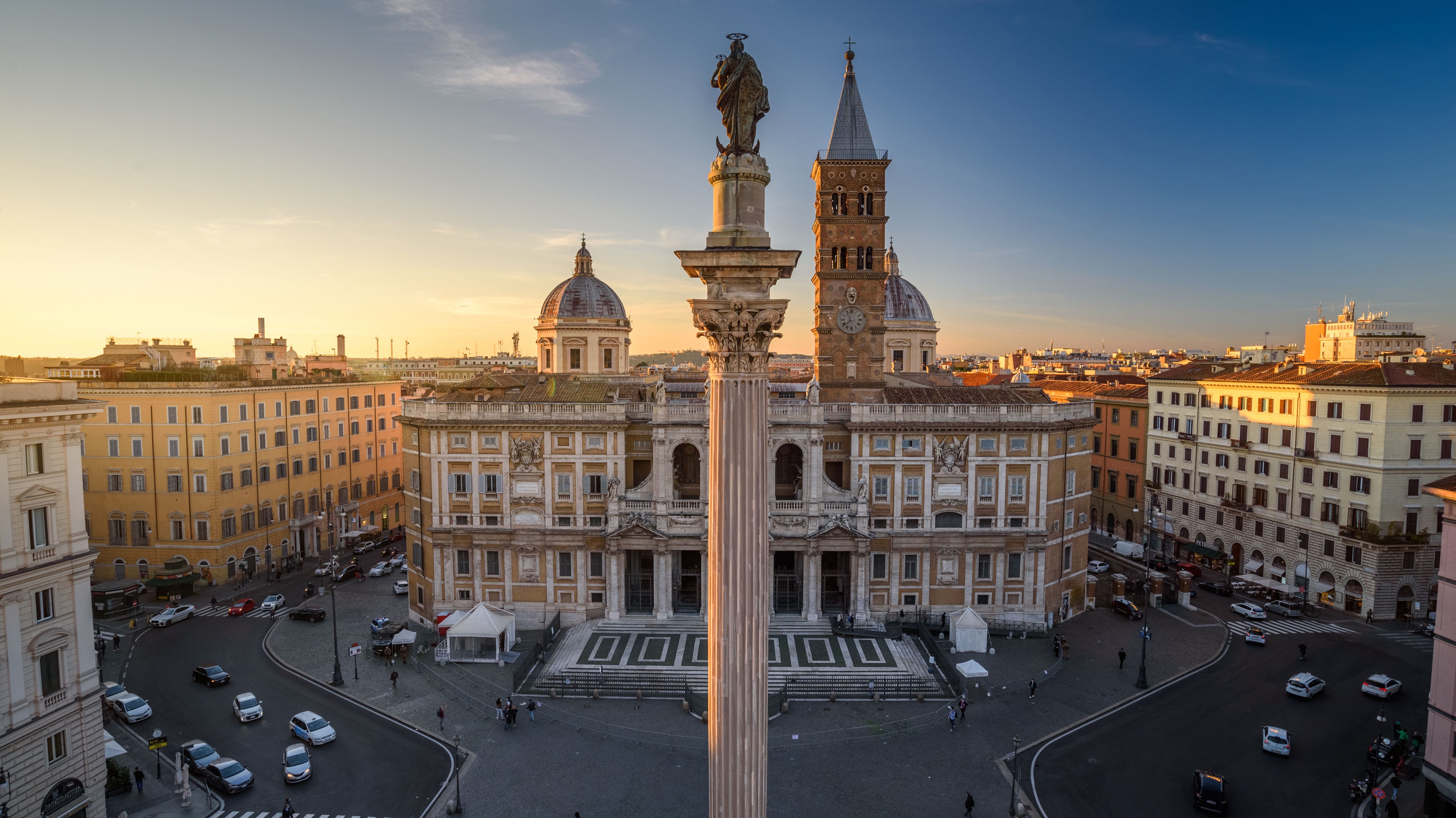 5120x2880 Square Building Church House In Italy Rome 4K 5K HD Travel Wallpaper