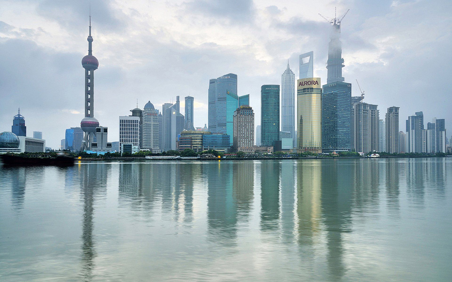 1920x1200 Shanghai Skyline: A Majestic Man Made Marvel Of China In HDx1200
